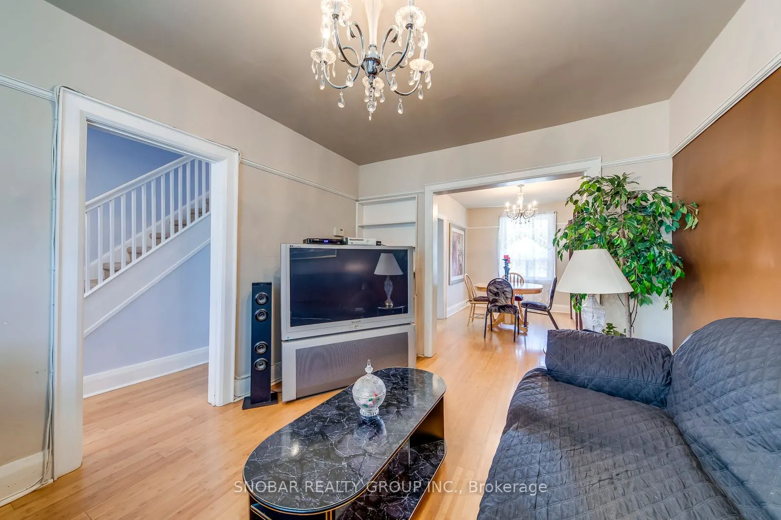 593 Royal York Road