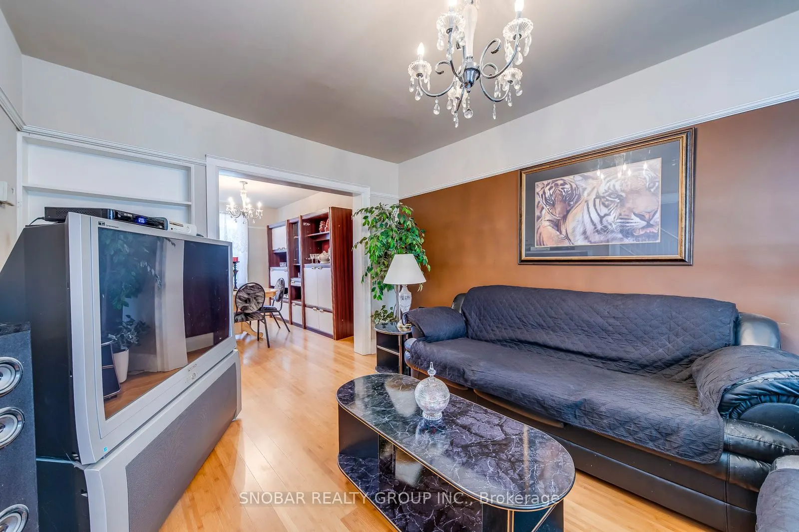 593 Royal York Road