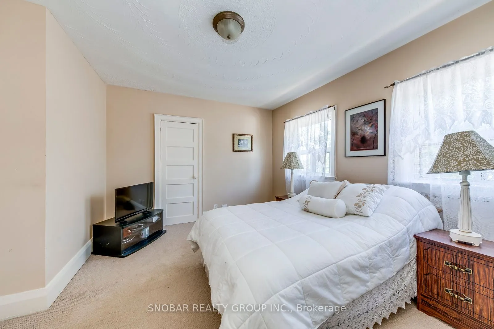 593 Royal York Road