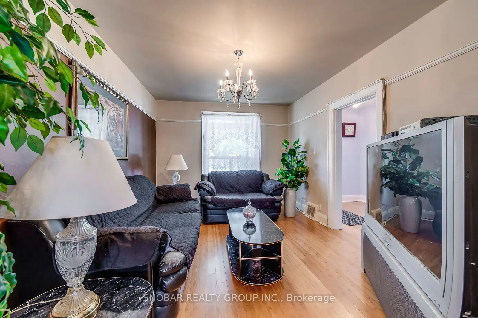 593 Royal York Road