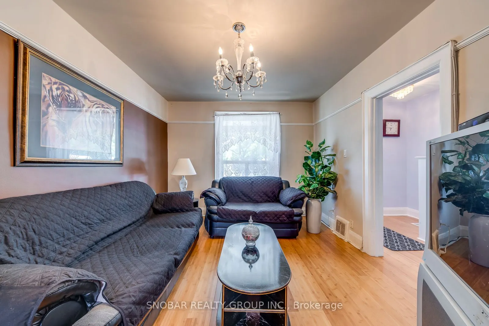 593 Royal York Road