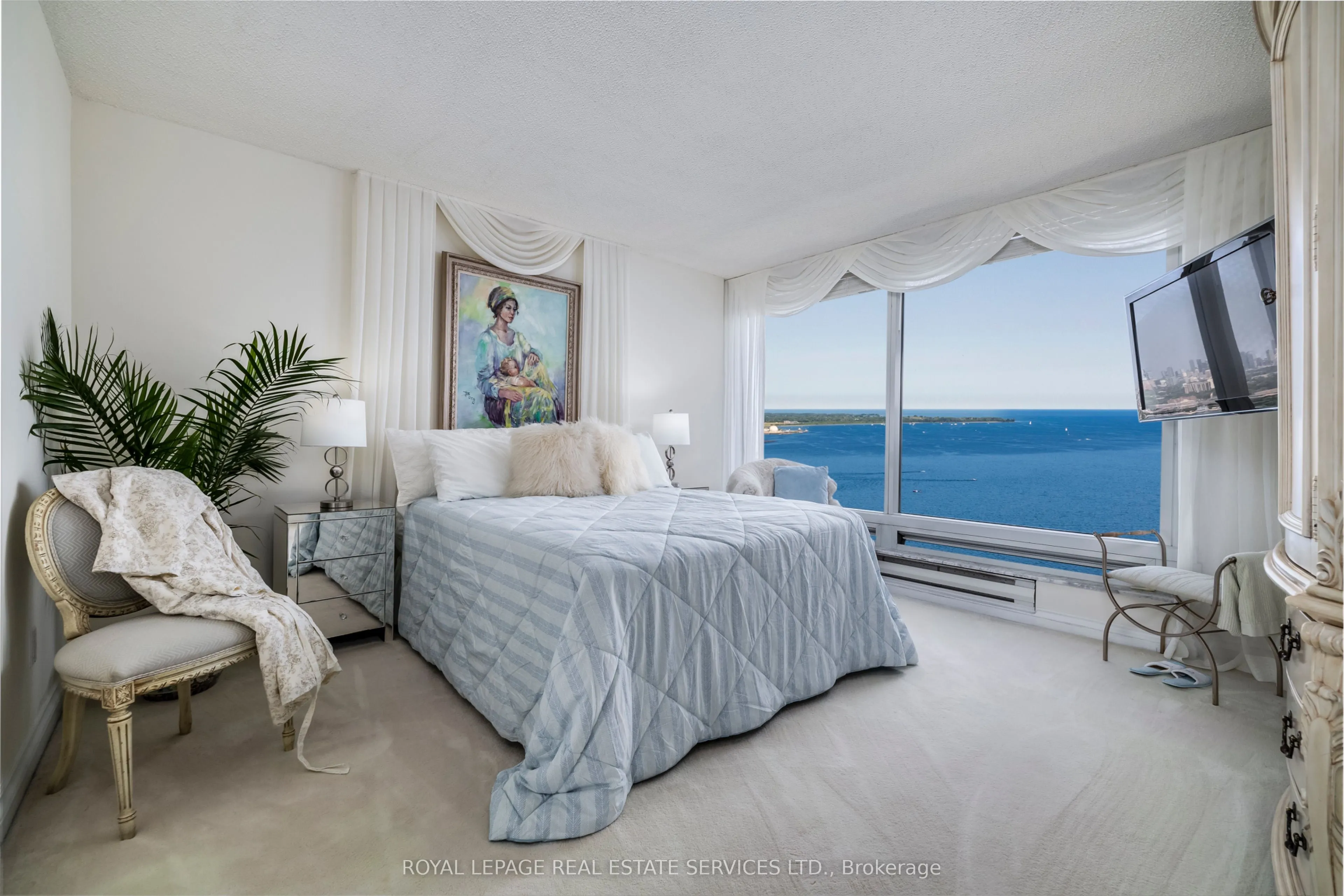 1 Palace Pier Court, #4302