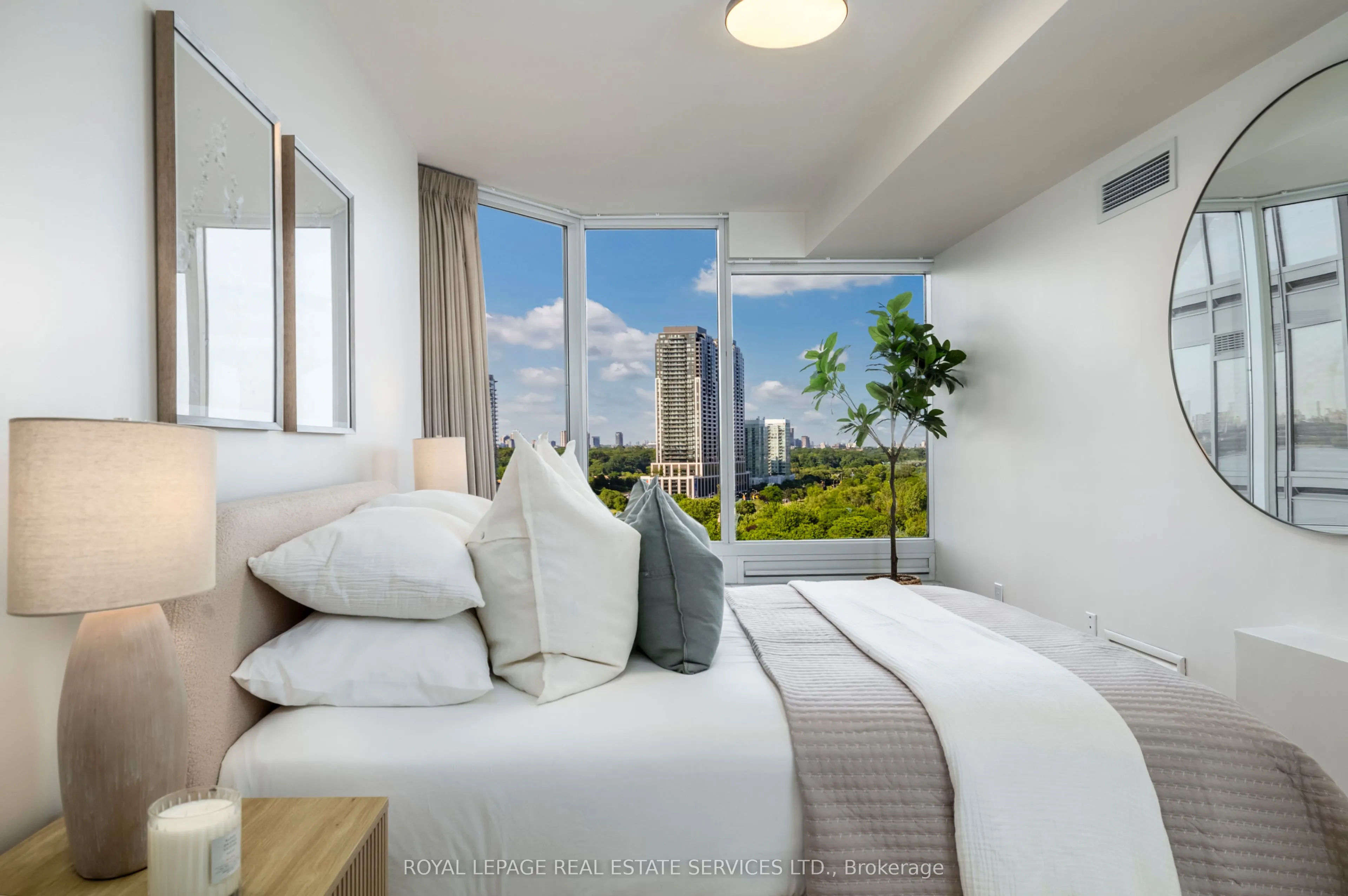 1 Palace Pier Court, #1203