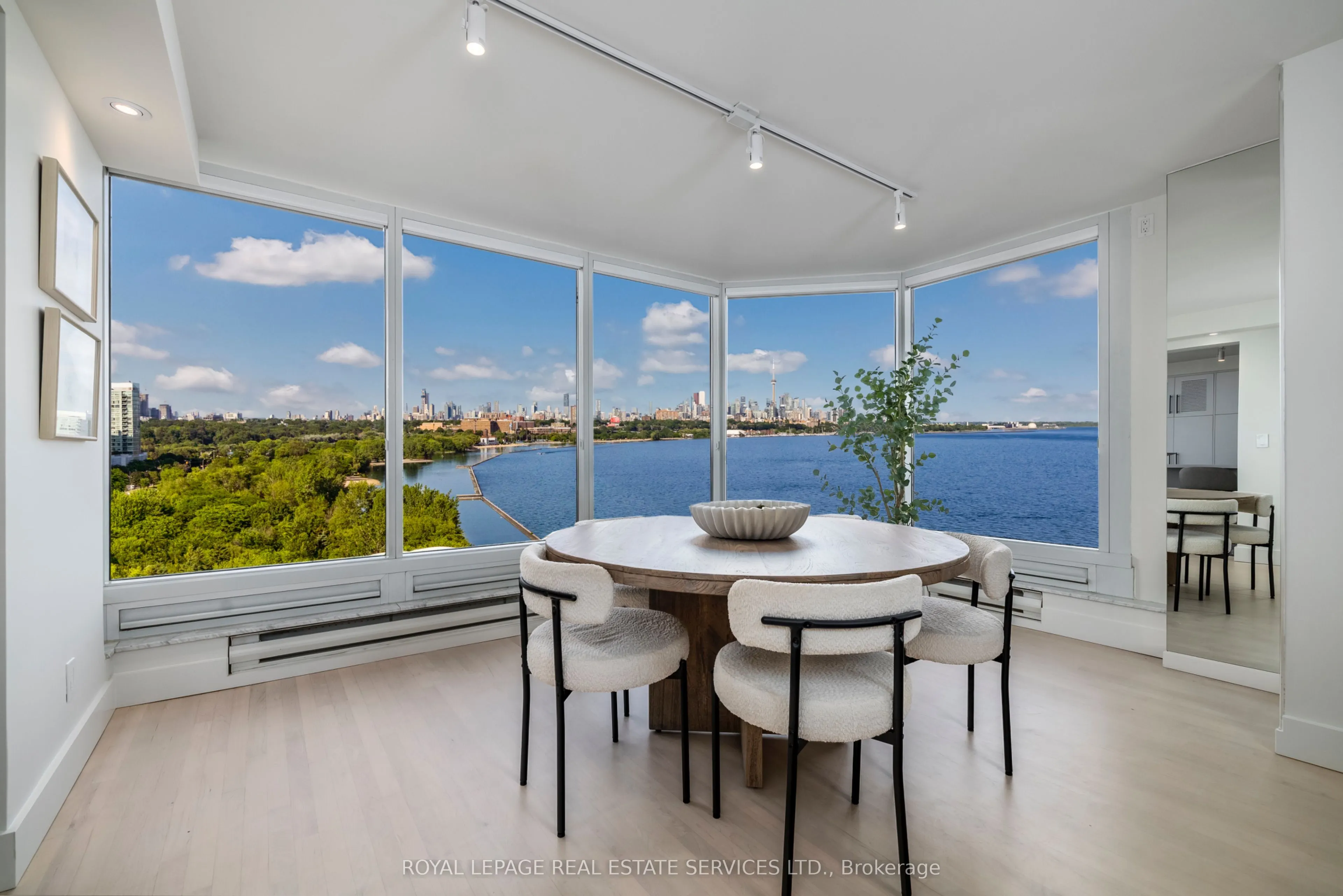 1 Palace Pier Court, #1203