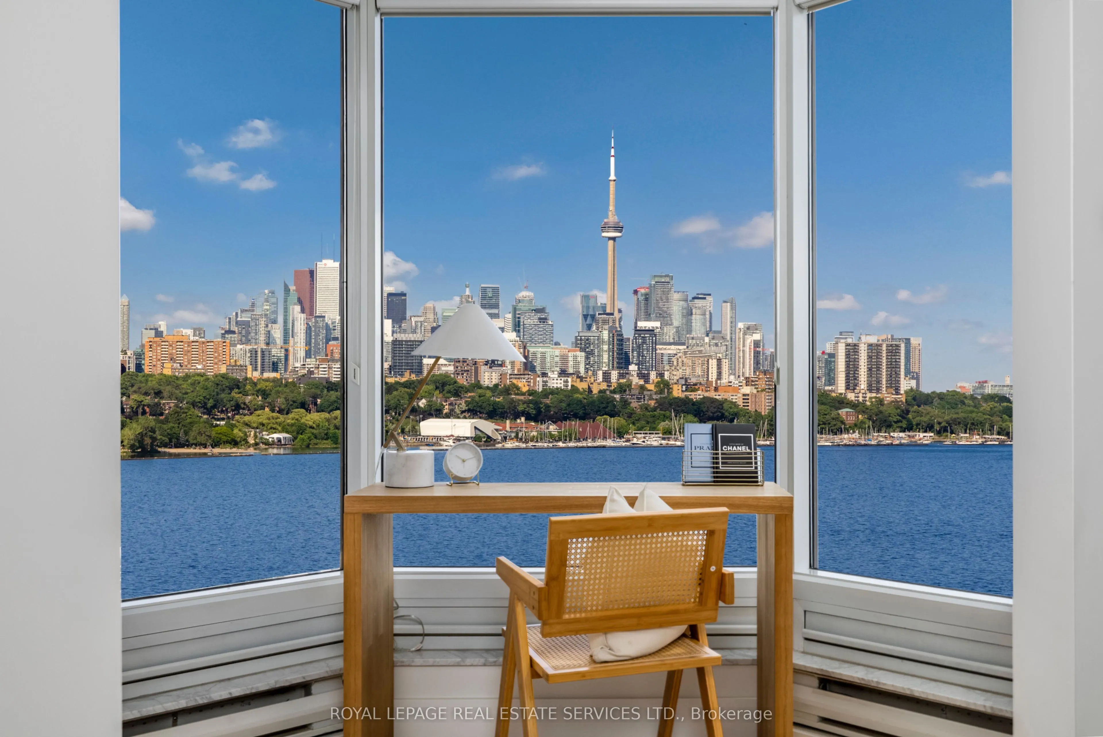 1 Palace Pier Court, #1203