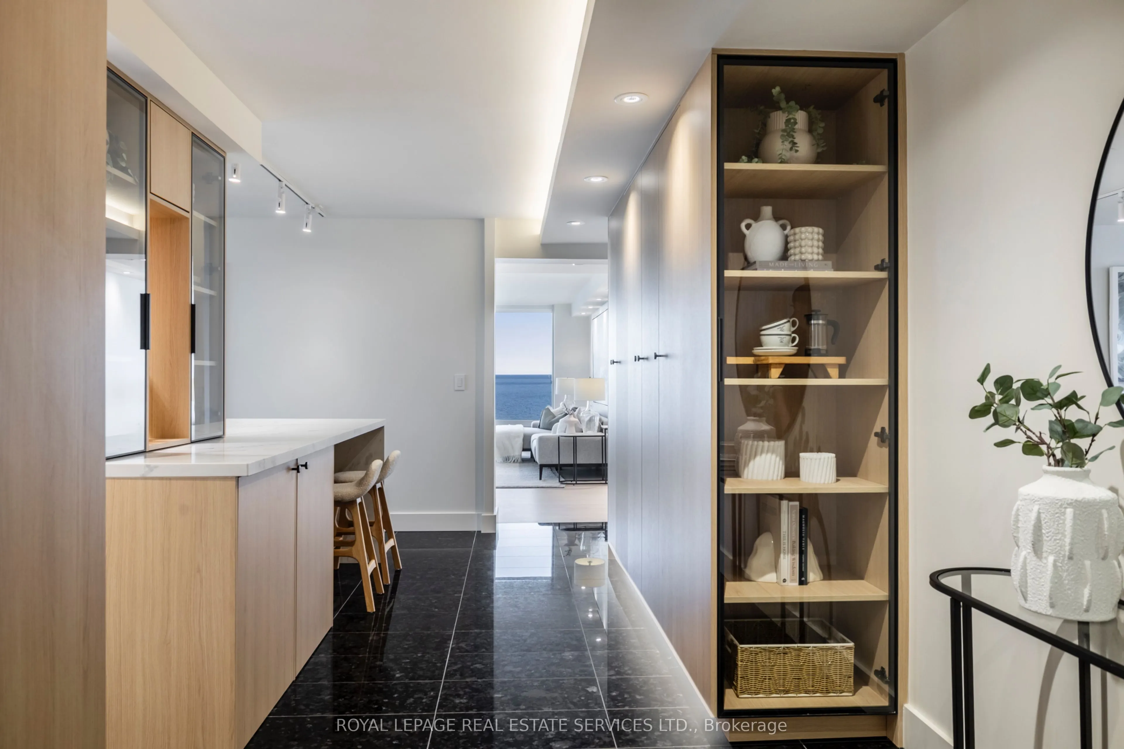 1 Palace Pier Court, #1203