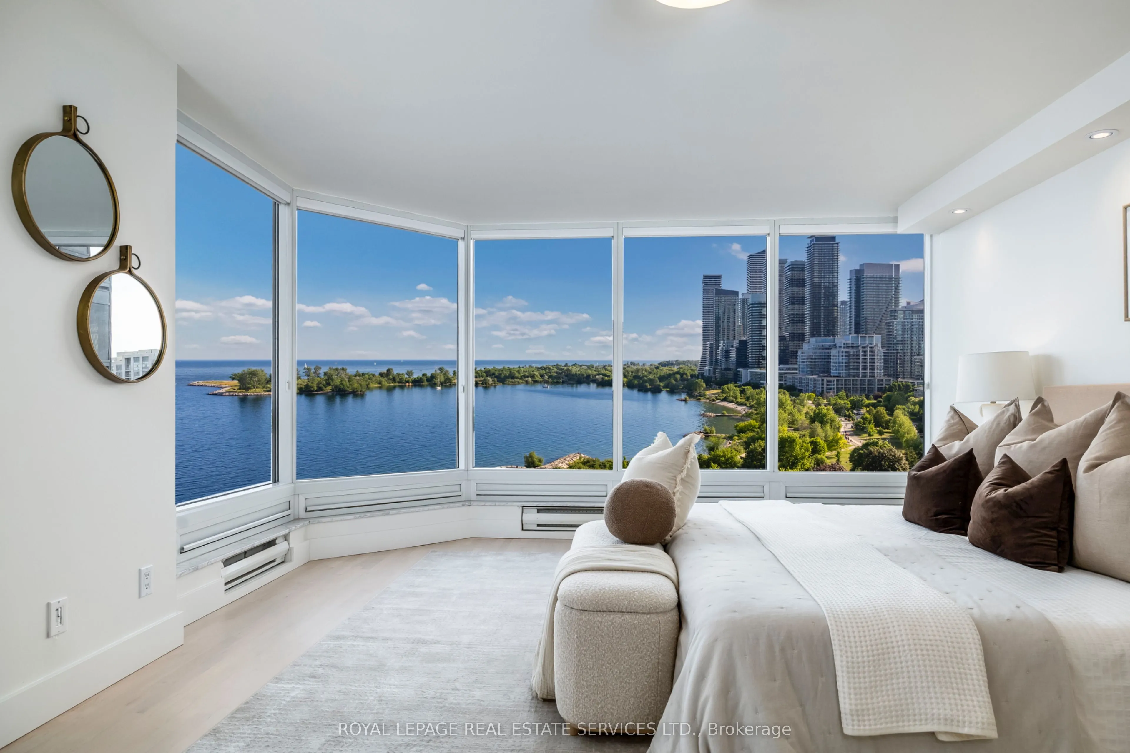 1 Palace Pier Court, #1203