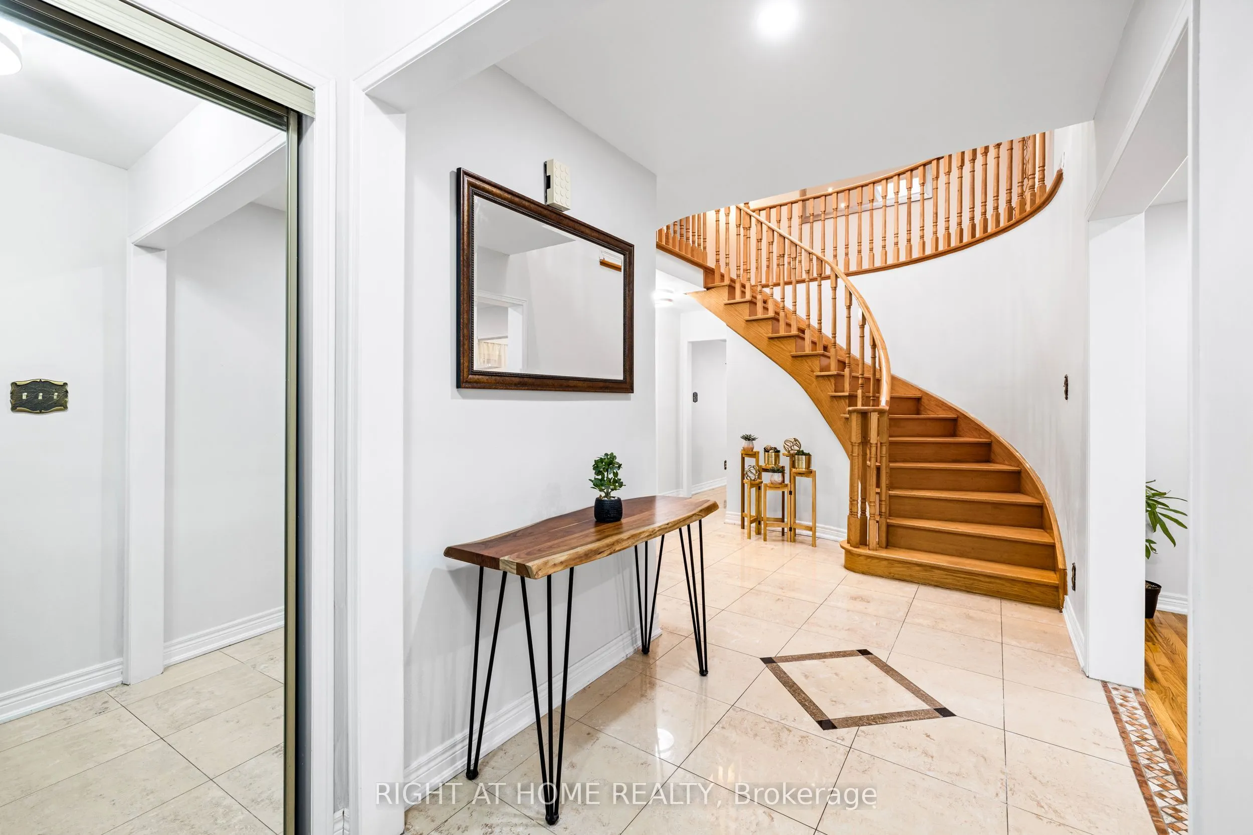 4469 Idlewilde Crescent
