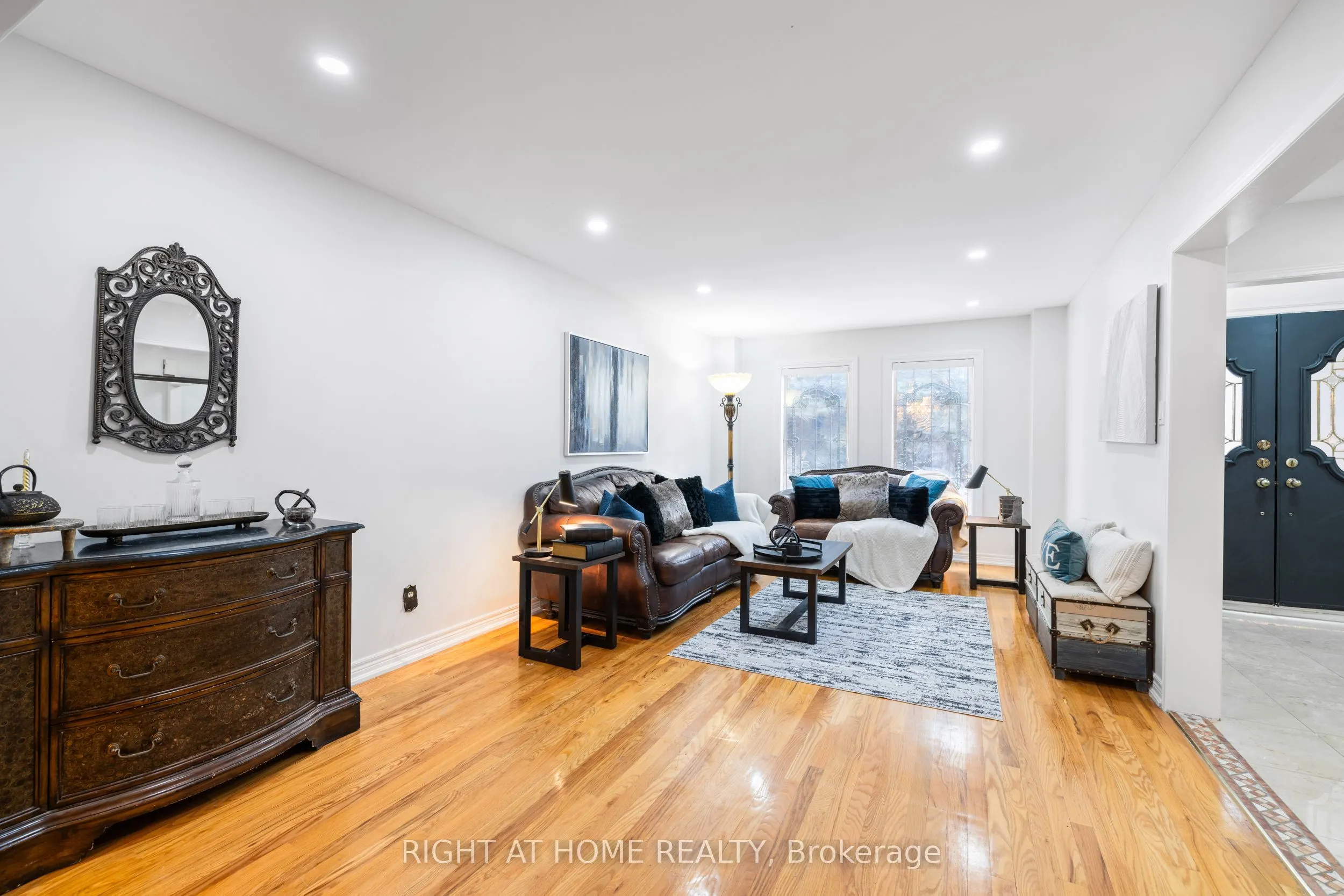 4469 Idlewilde Crescent