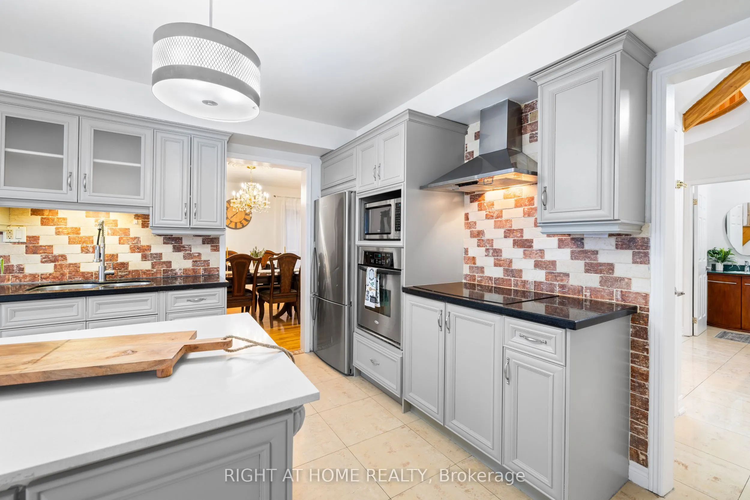 4469 Idlewilde Crescent