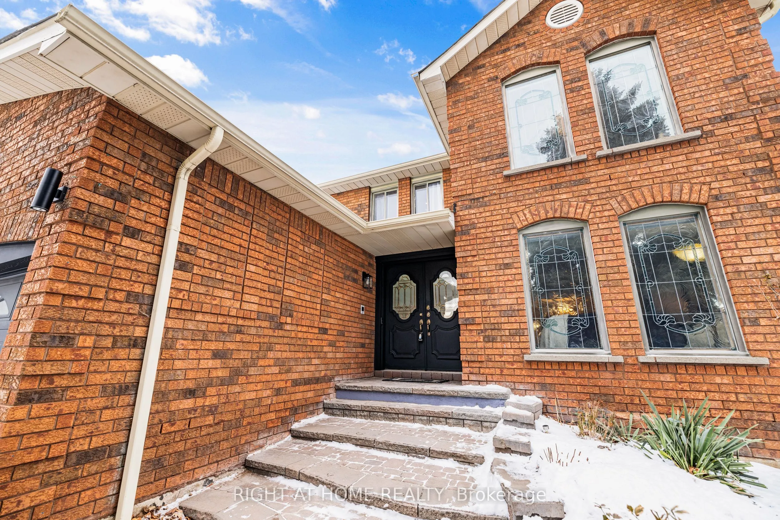 4469 Idlewilde Crescent