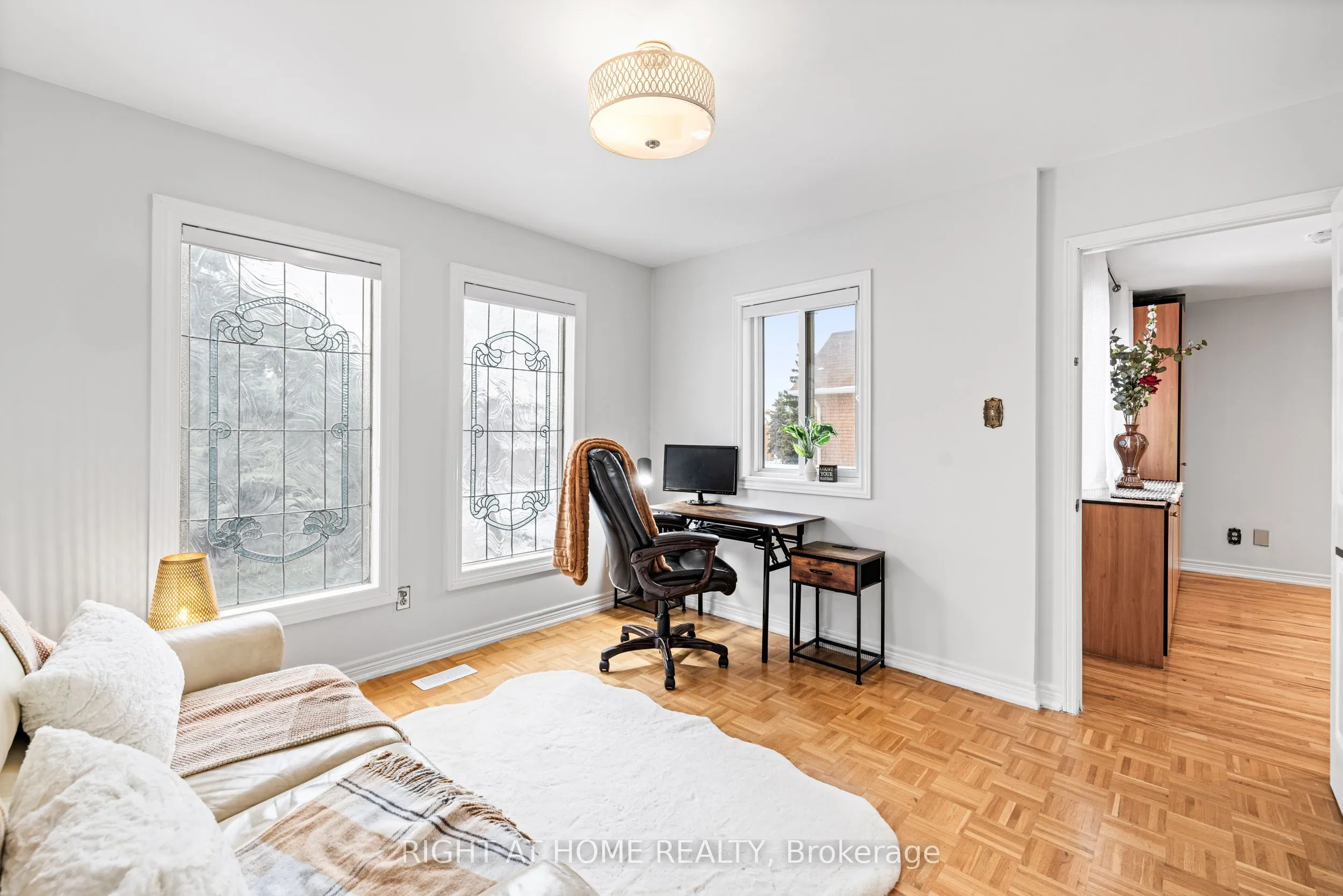 4469 Idlewilde Crescent