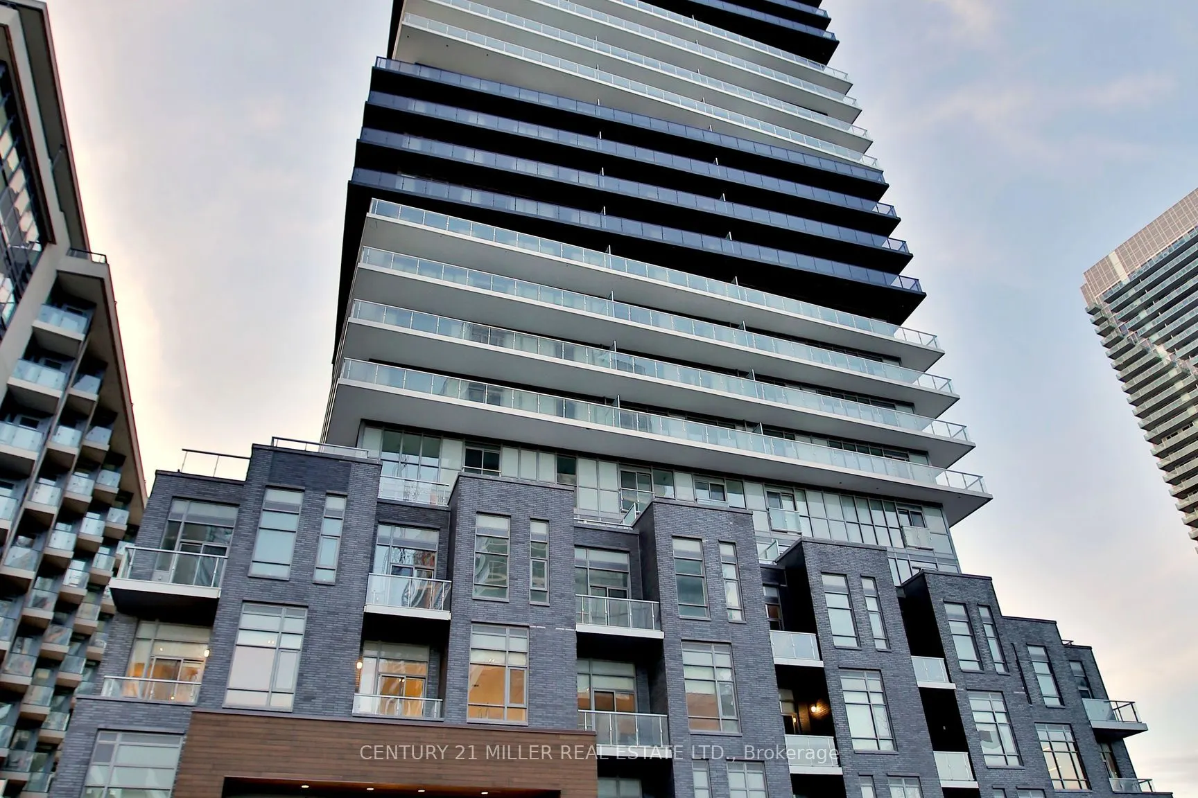 56 Annie Craig Drive S, #2009