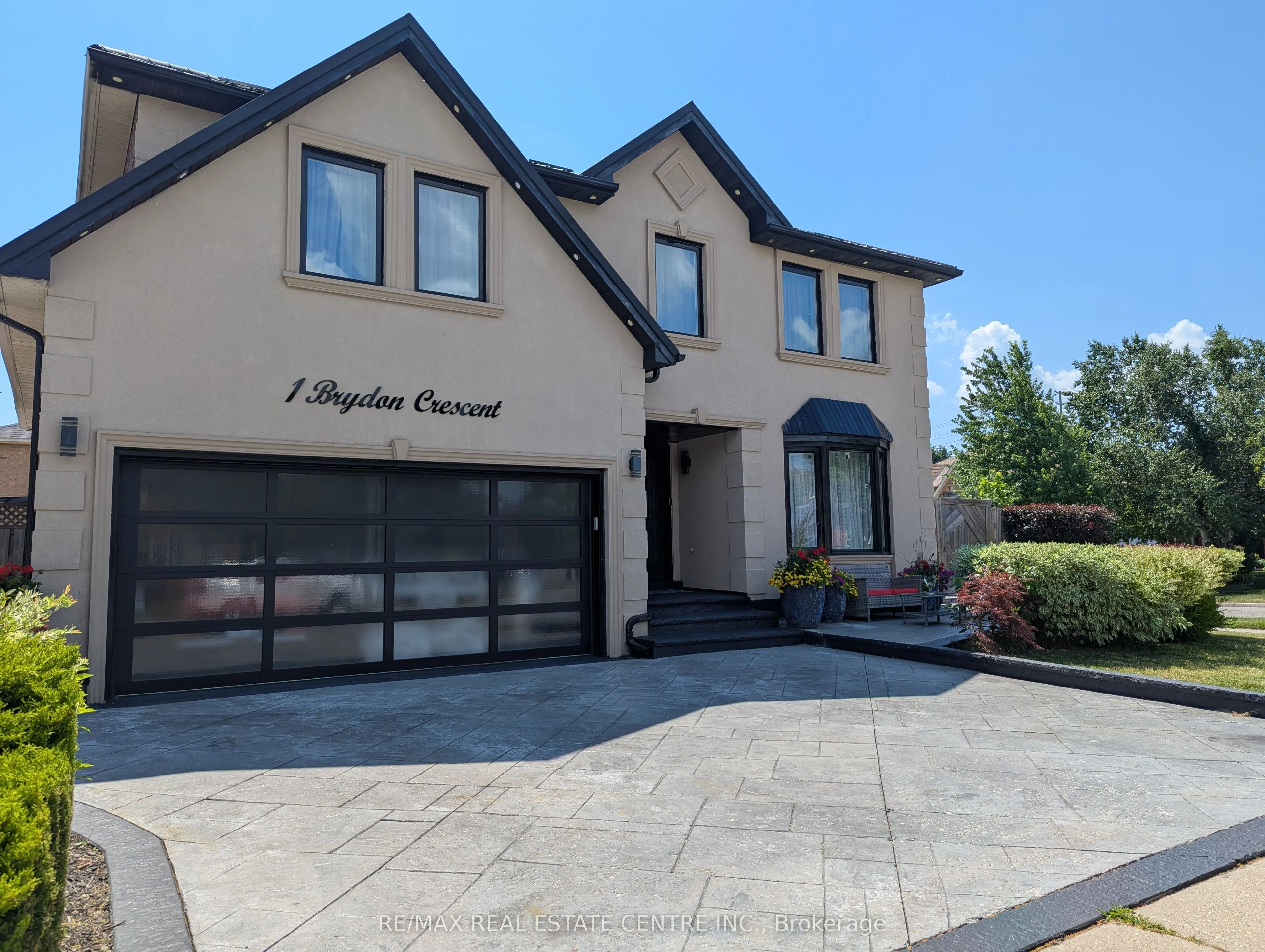 1 Brydon Crescent