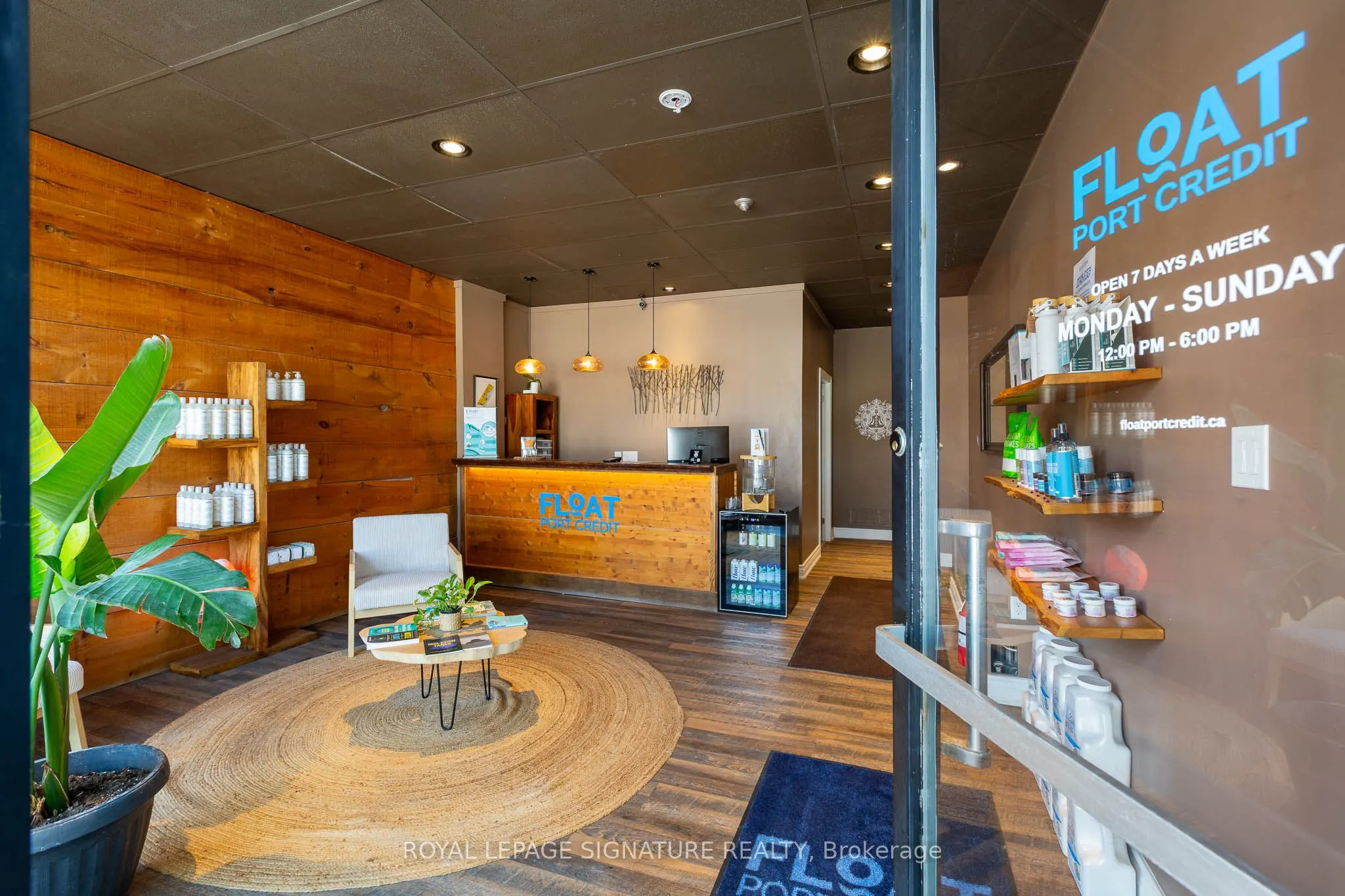 279 Lakeshore Road E