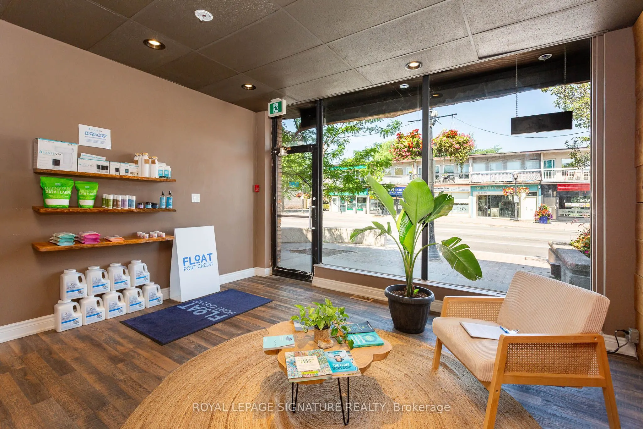 279 Lakeshore Road E