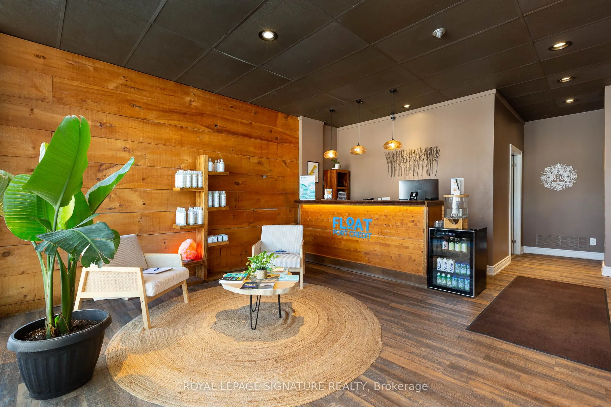 279 Lakeshore Road E