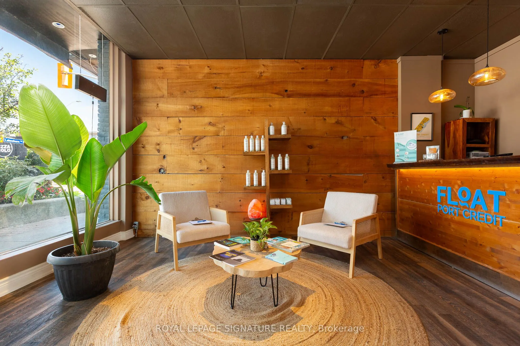 279 Lakeshore Road E