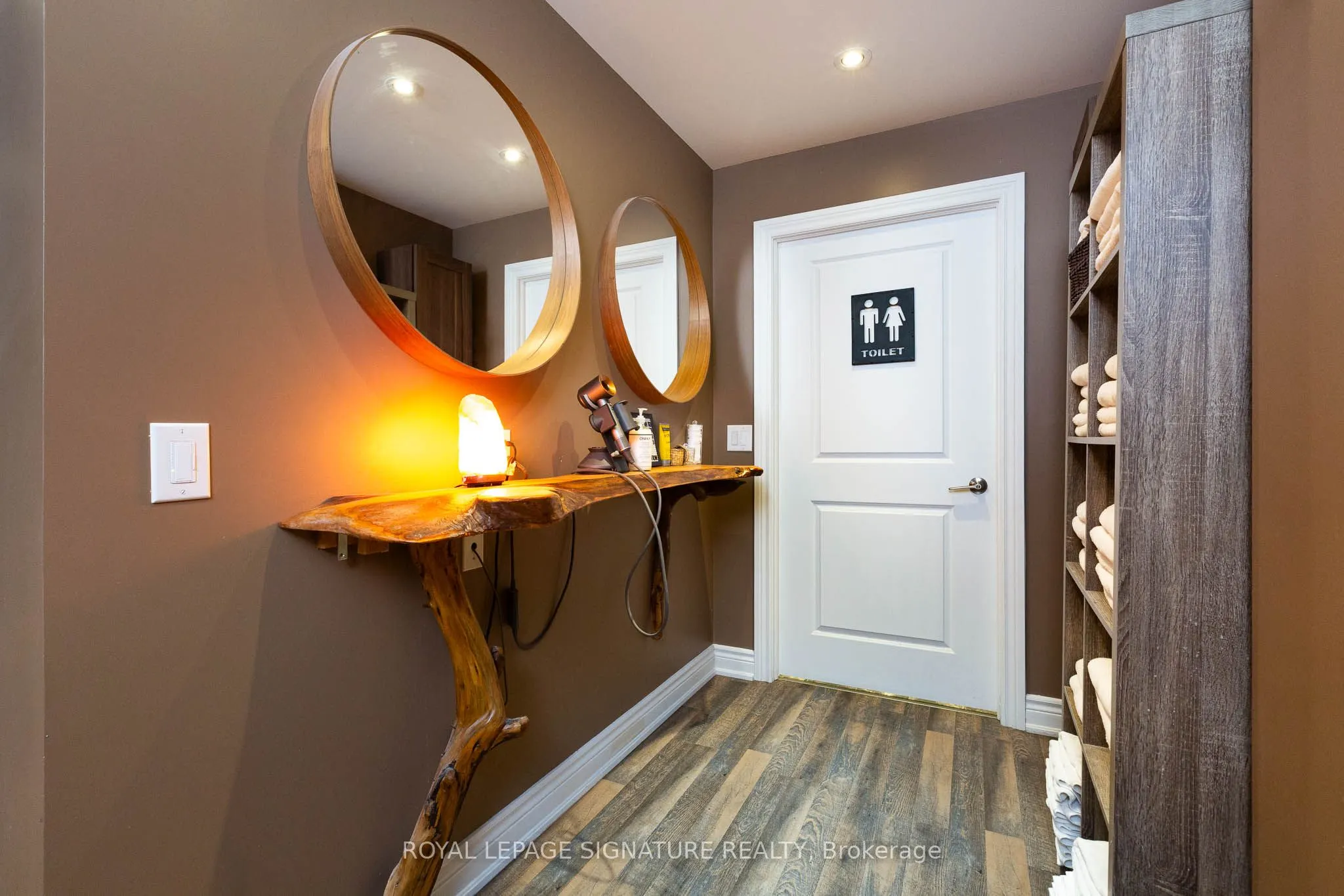 279 Lakeshore Road E