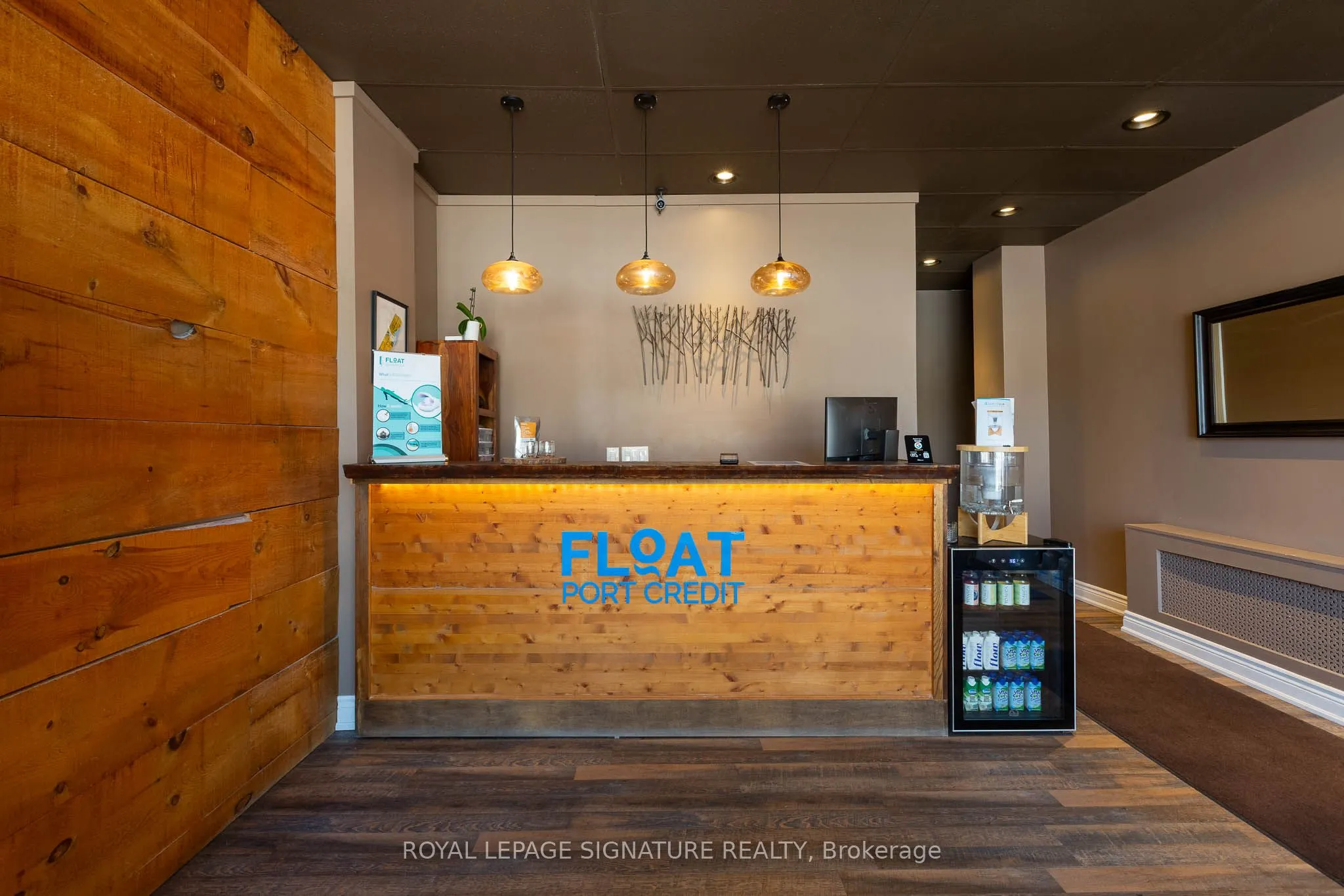 279 Lakeshore Road E