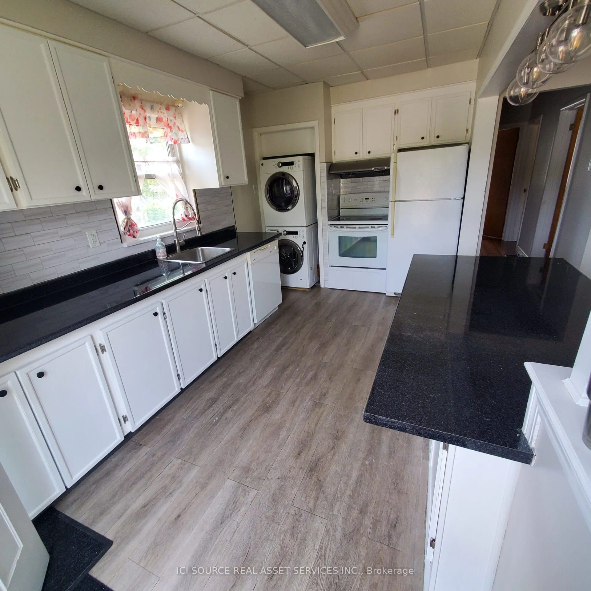 412 Mountainview Drive, #Main Floor