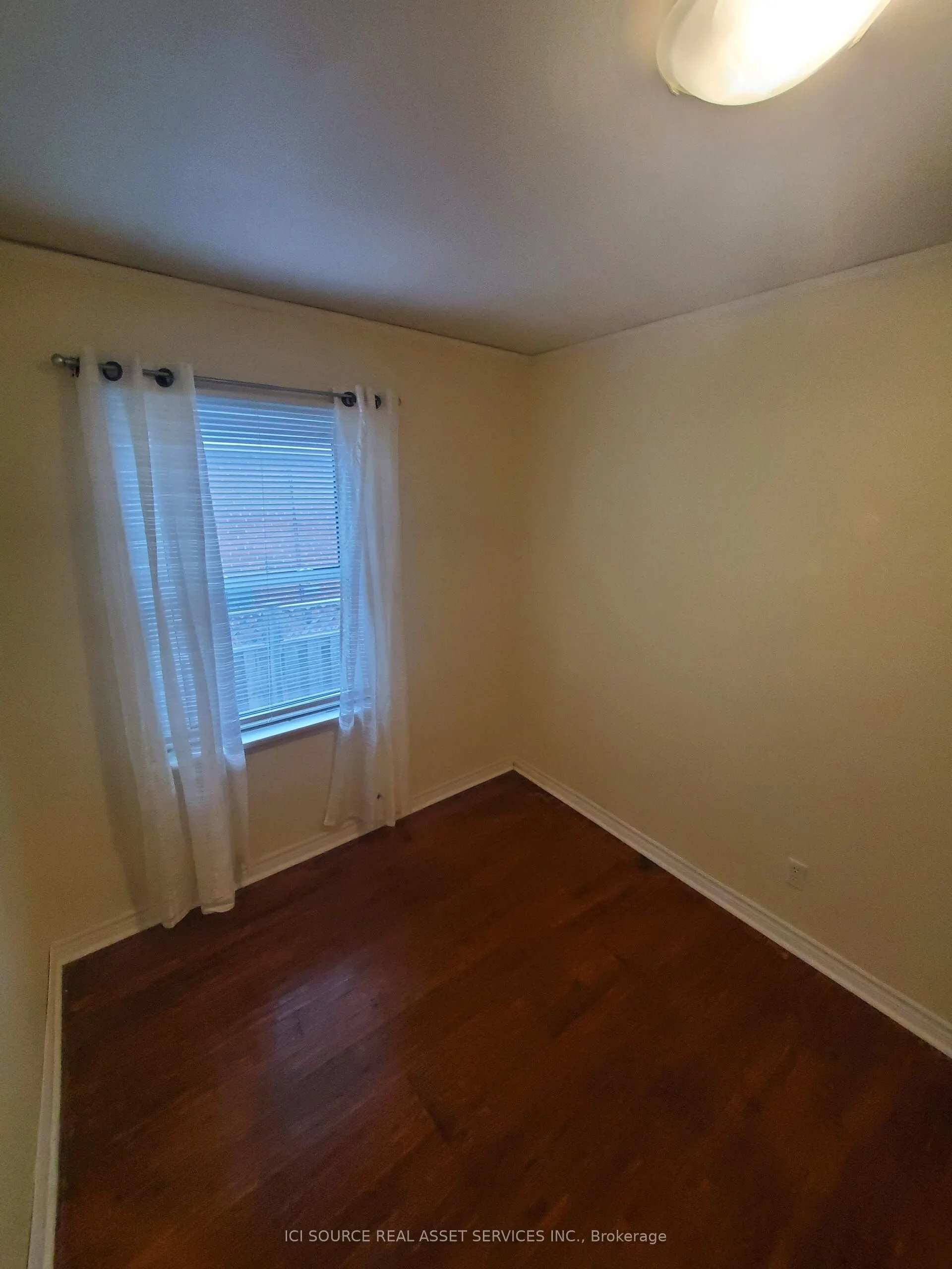 412 Mountainview Drive, #Main Floor