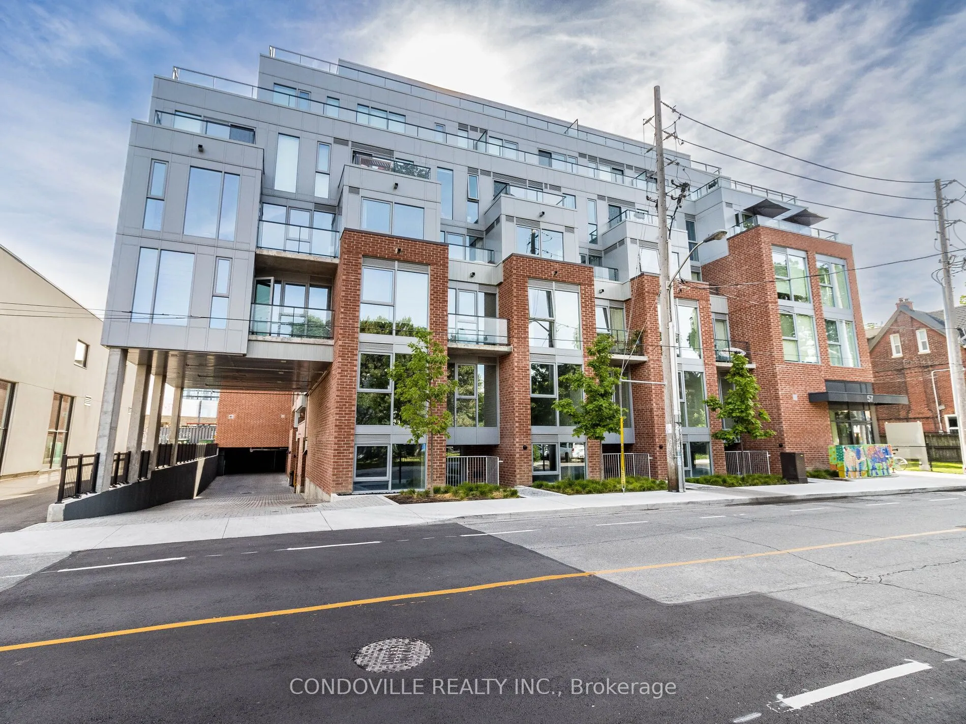 57 Brock Street W, #612