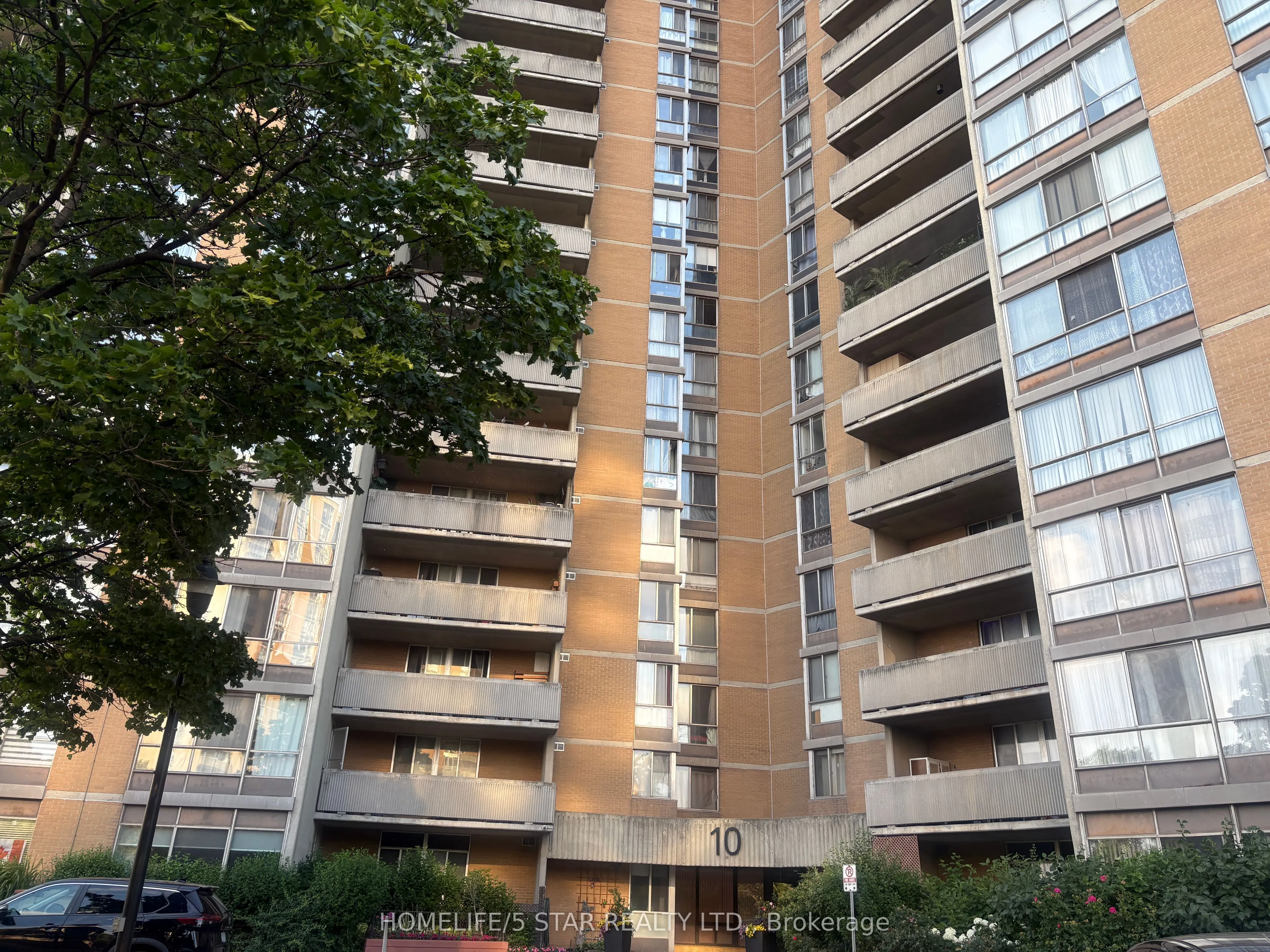 10 Martha Eaton Way, #212