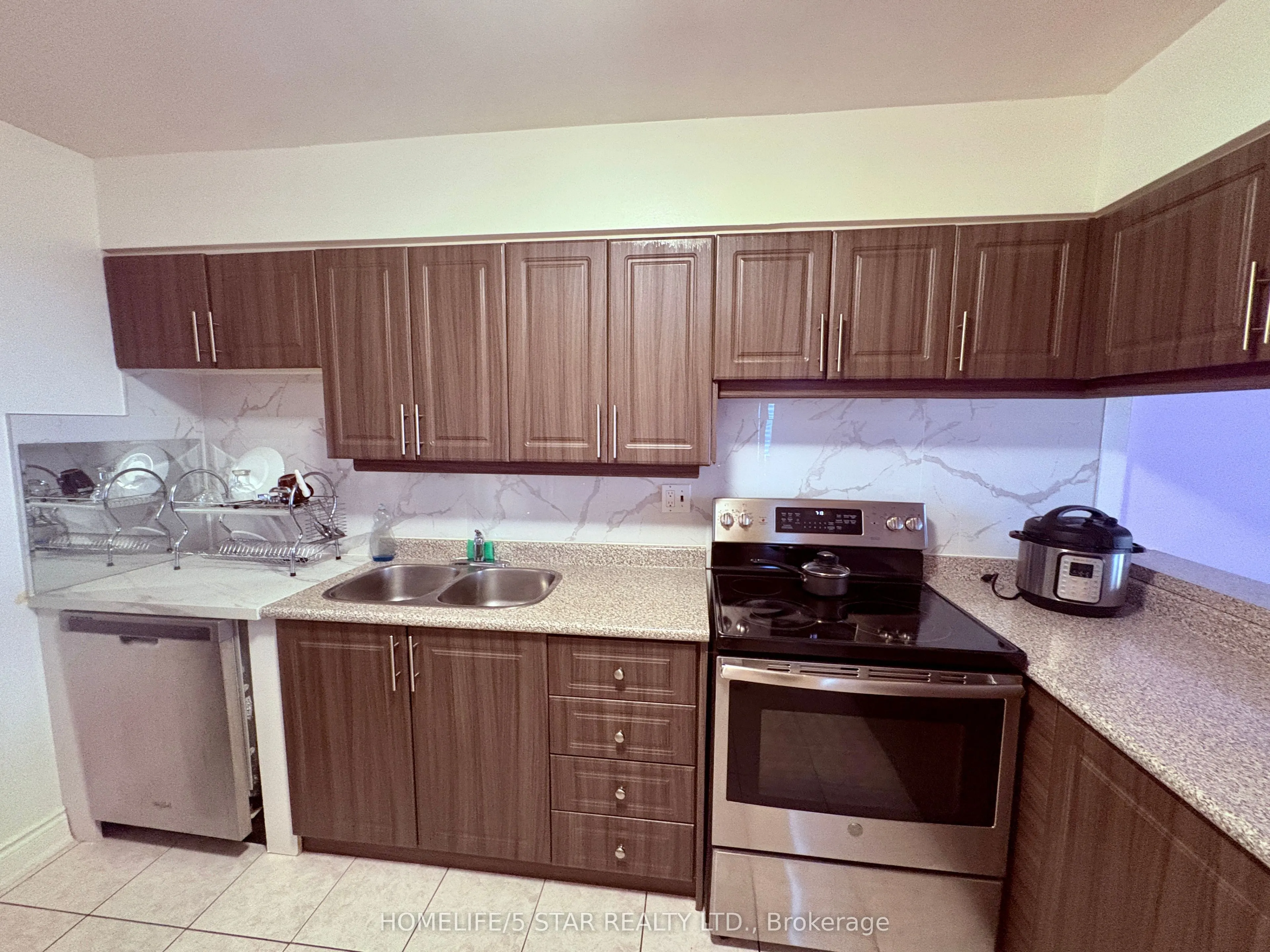 10 Martha Eaton Way, #212