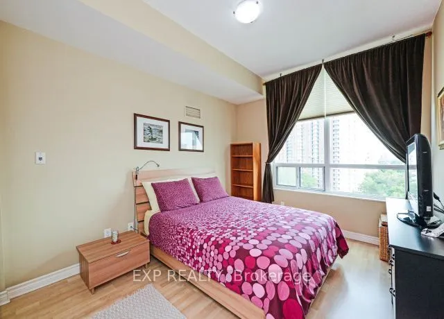 1359 Rathburn Road E, #904