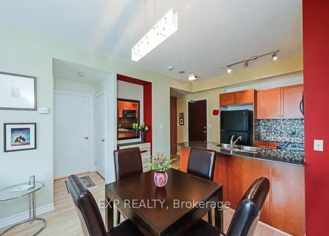 1359 Rathburn Road E, #904