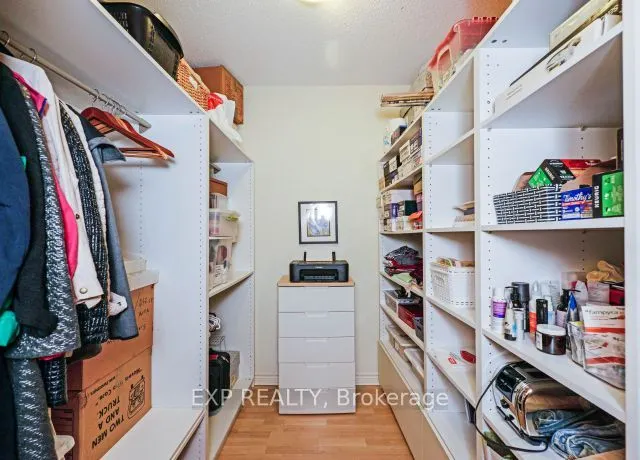 1359 Rathburn Road E, #904