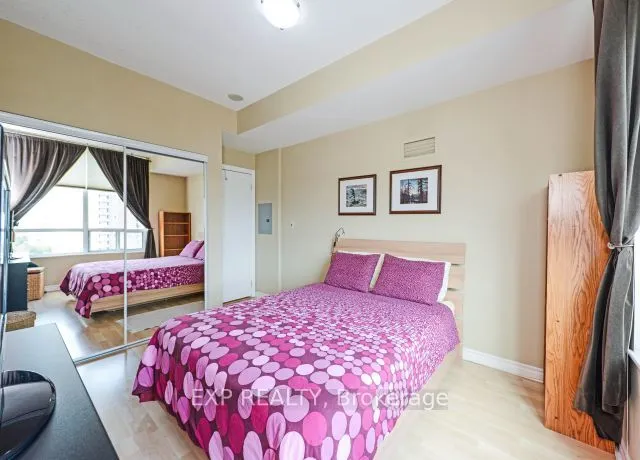1359 Rathburn Road E, #904