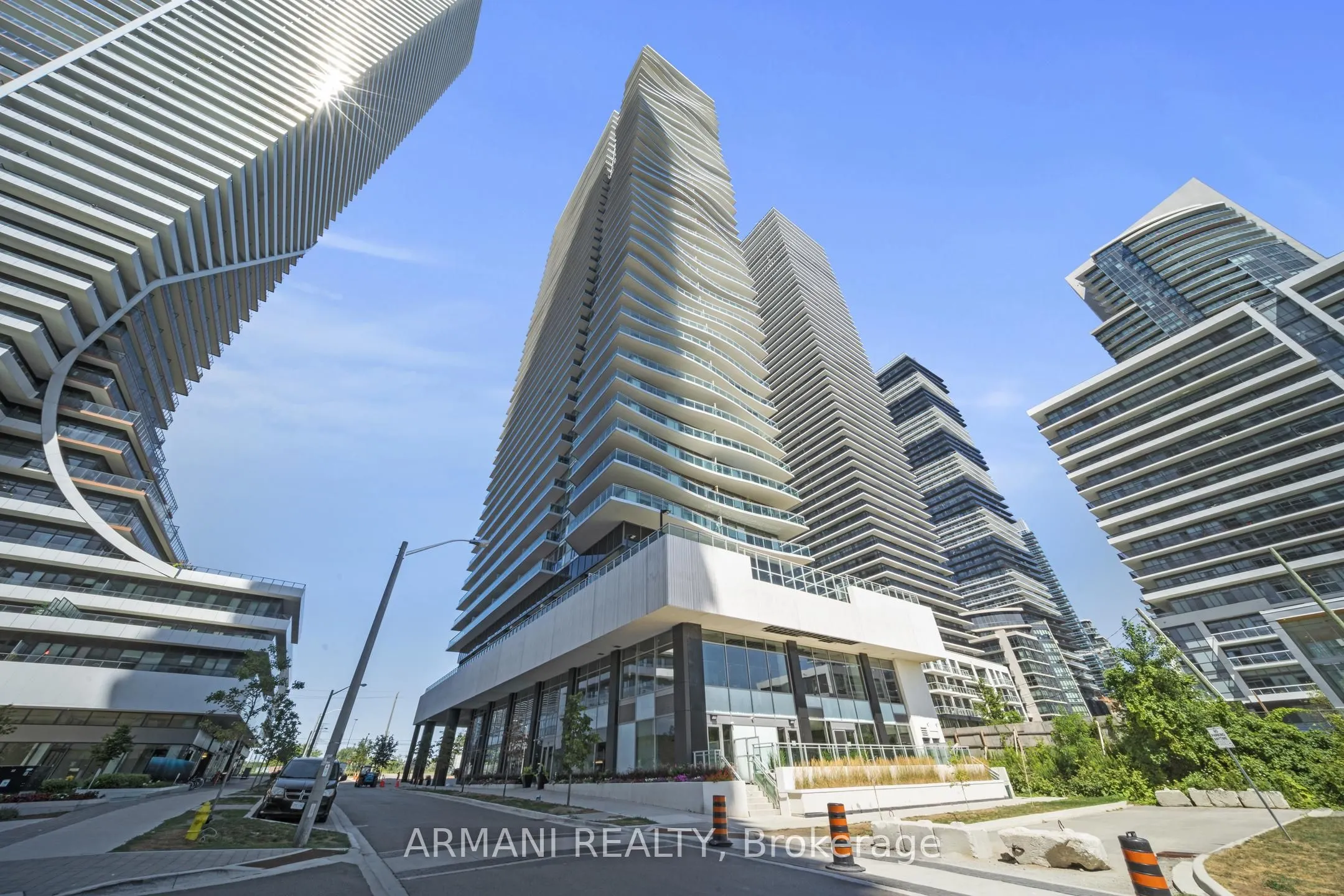 33 Shore Breeze Drive W, #3902