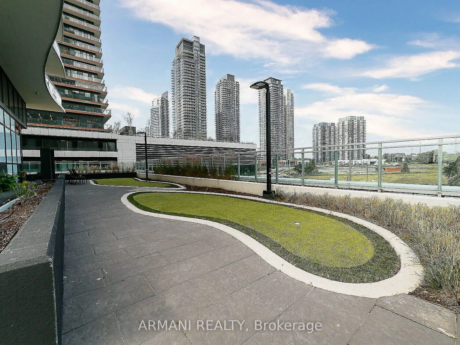 33 Shore Breeze Drive W, #3902