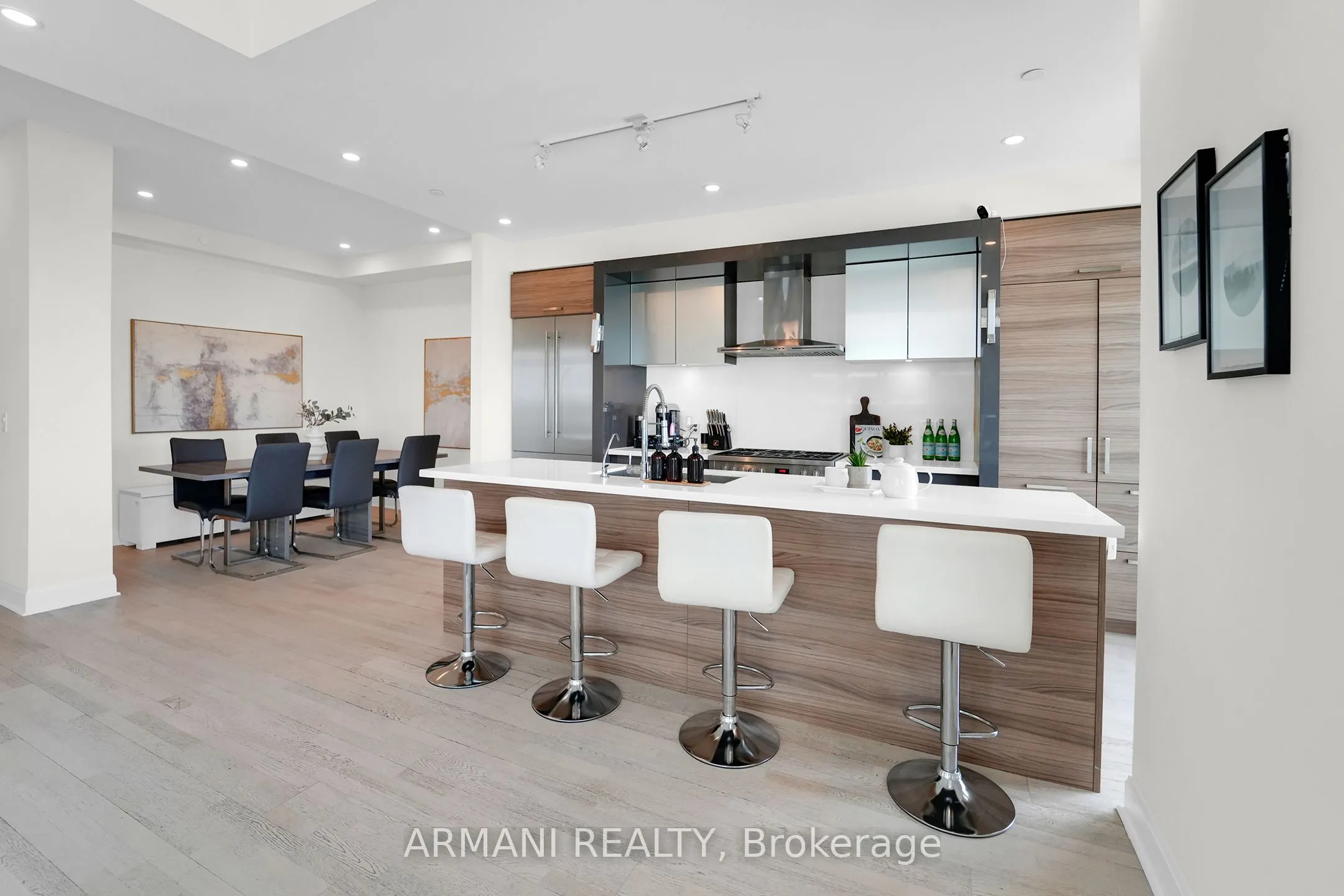 33 Shore Breeze Drive W, #3902