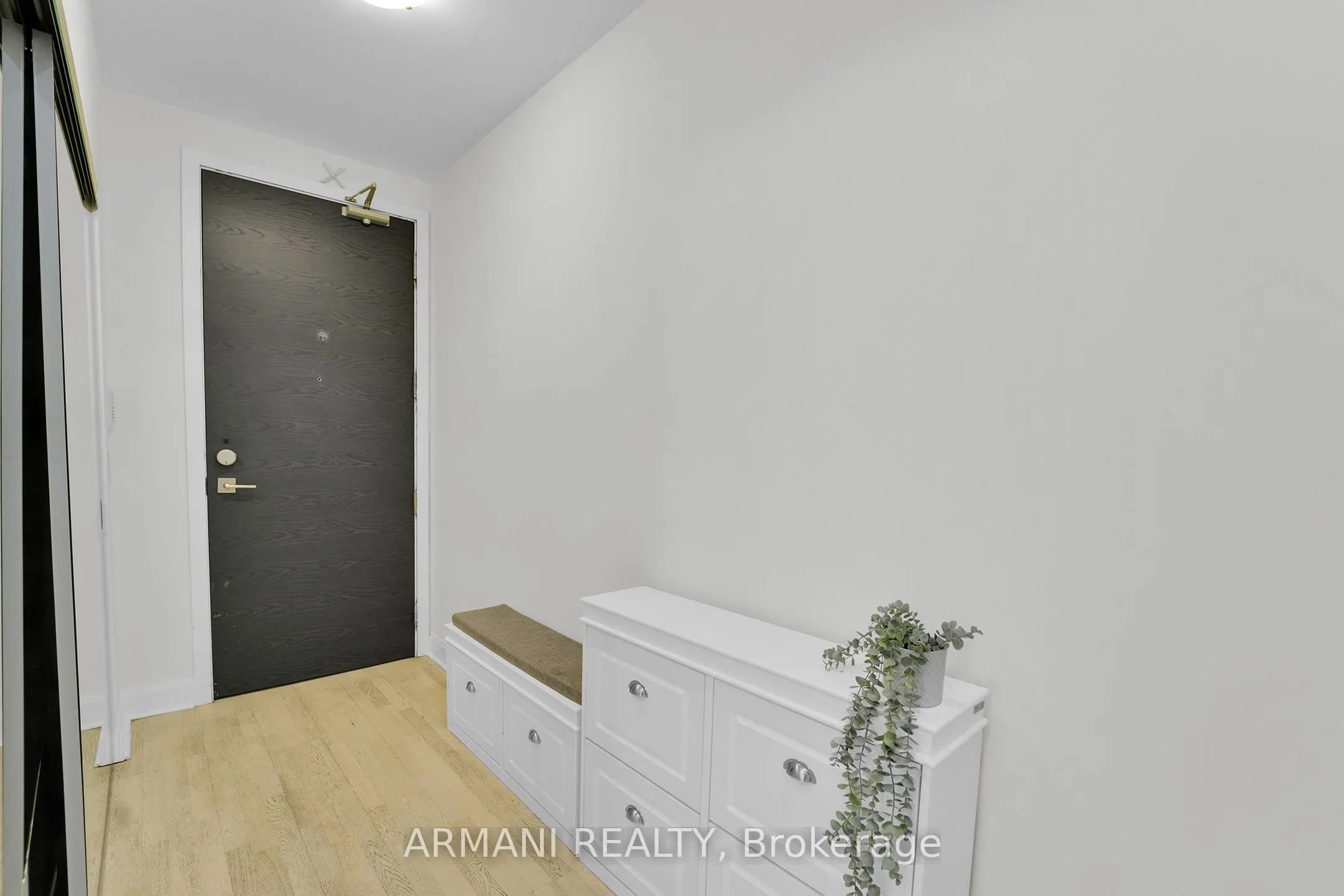 33 Shore Breeze Drive W, #3902