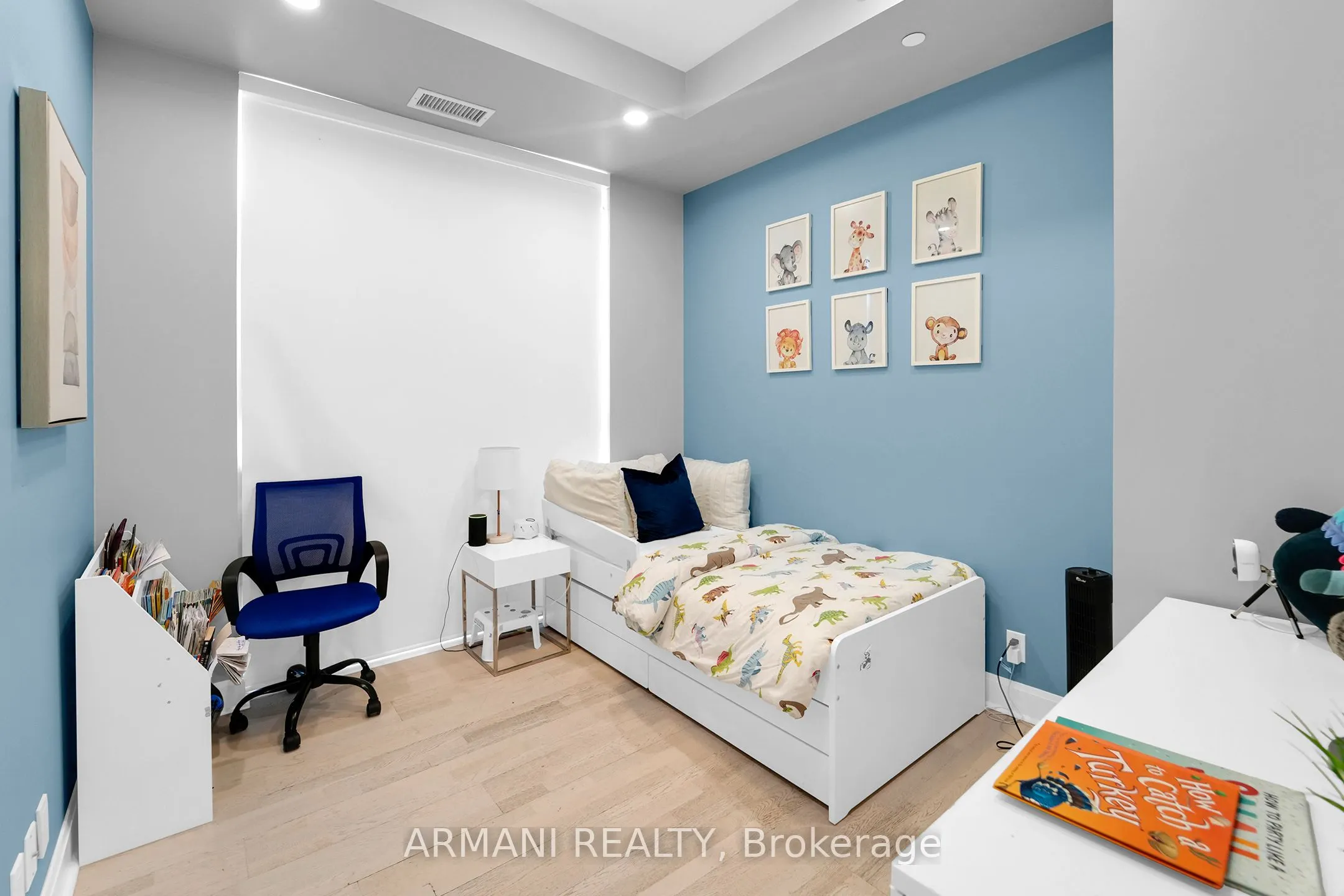 33 Shore Breeze Drive W, #3902