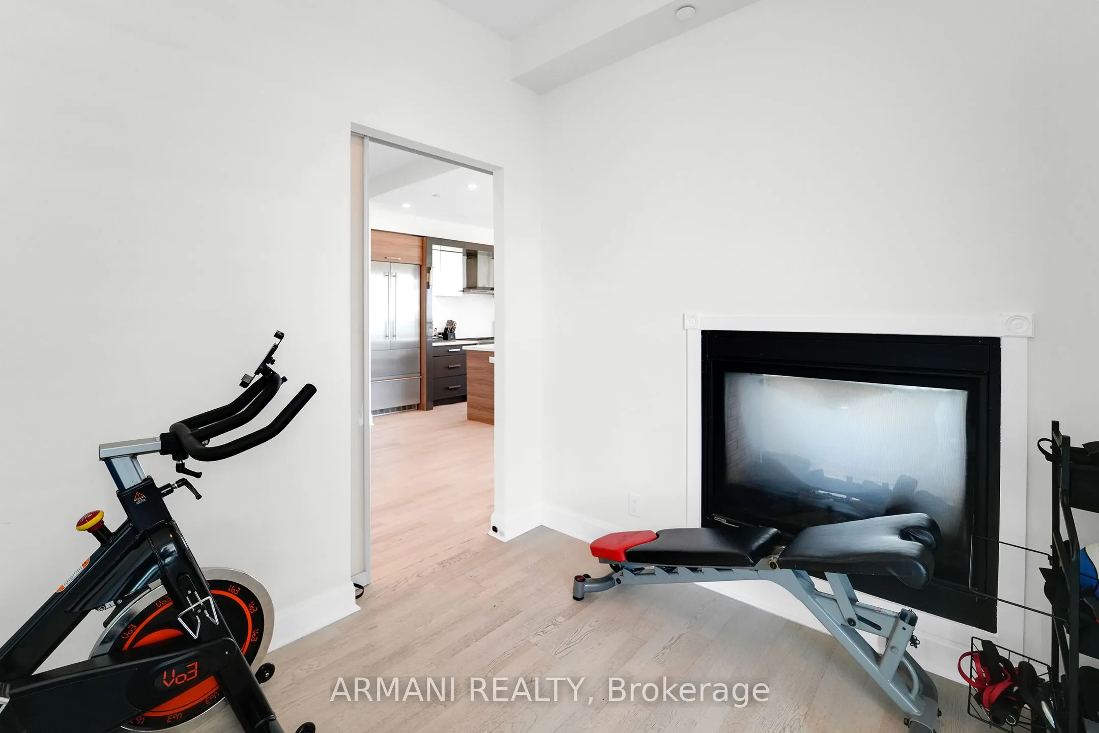 33 Shore Breeze Drive W, #3902