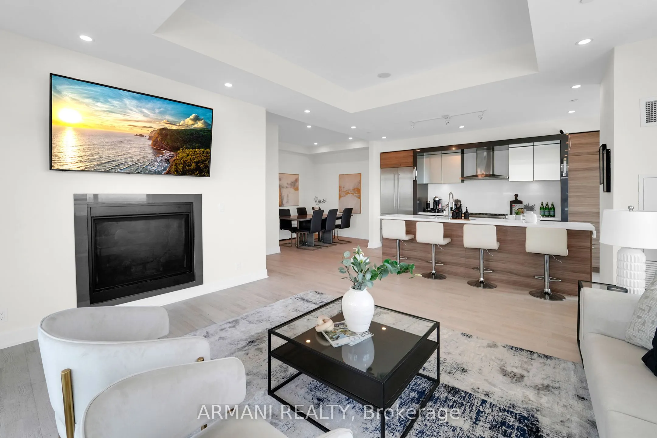 33 Shore Breeze Drive W, #3902