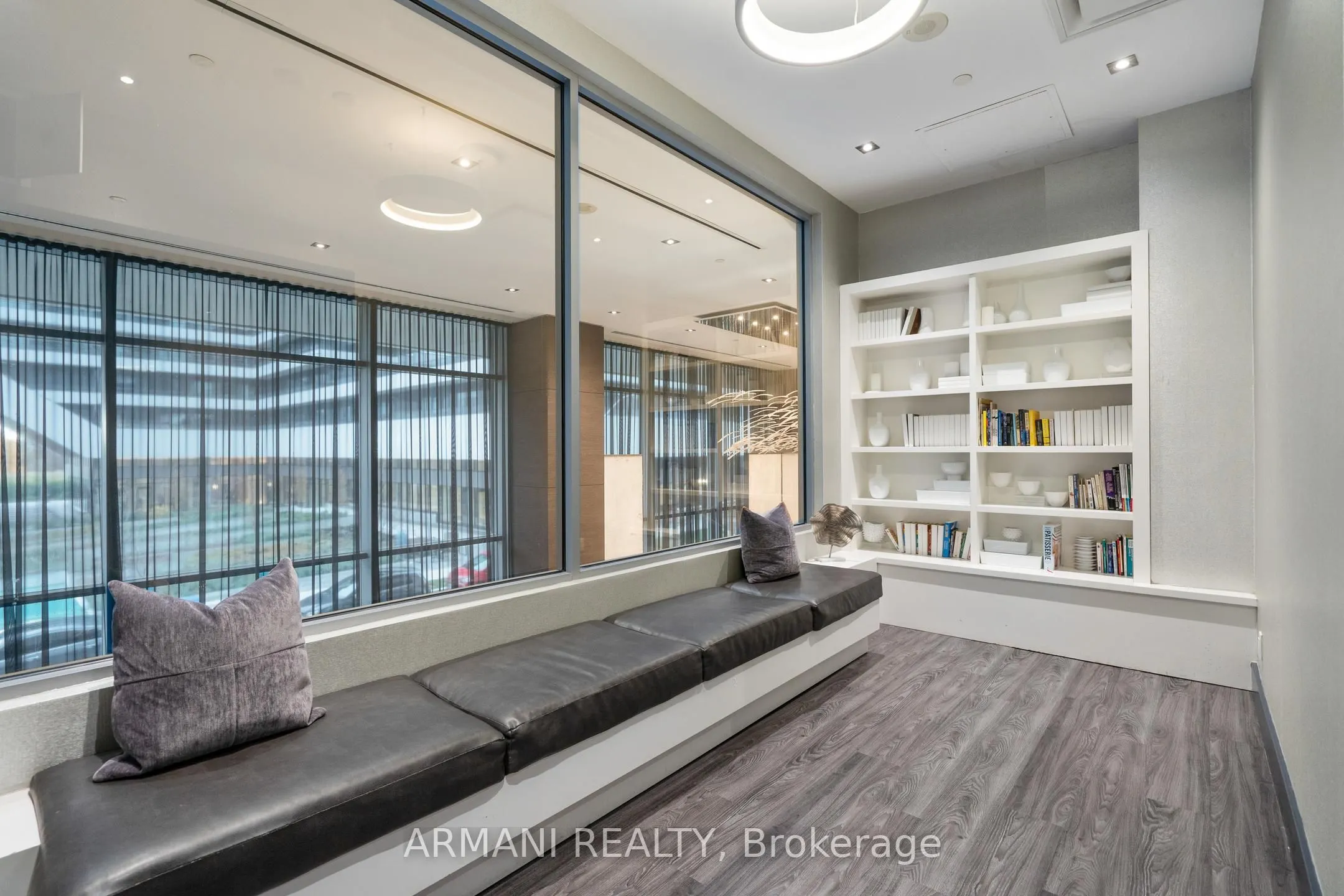 33 Shore Breeze Drive W, #3902