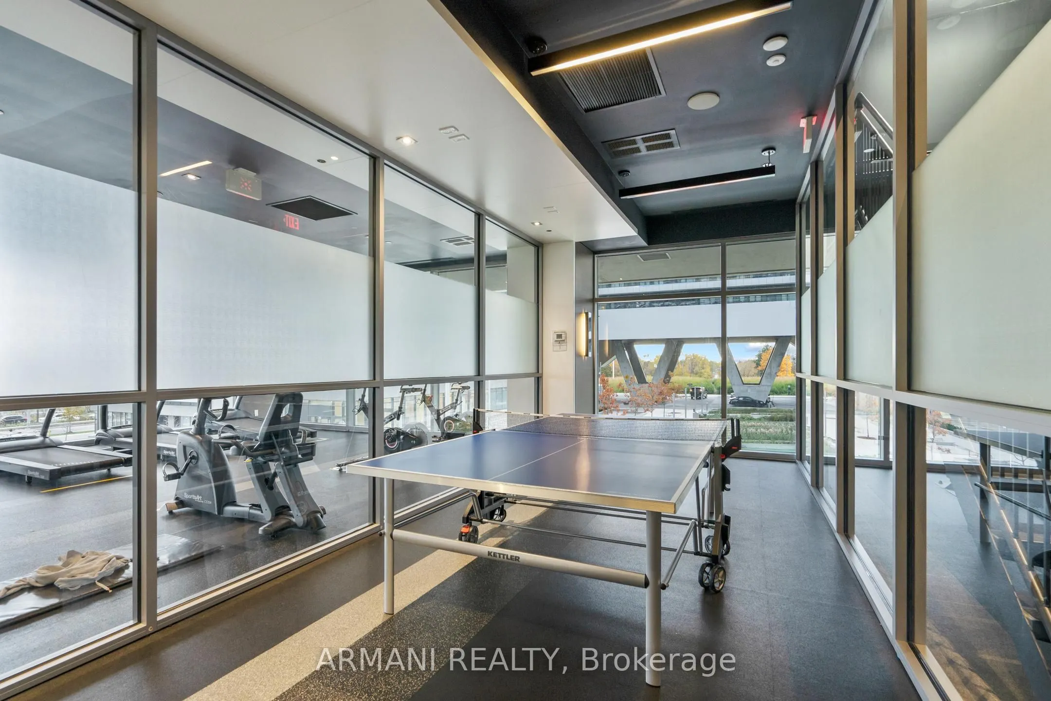 33 Shore Breeze Drive W, #3902