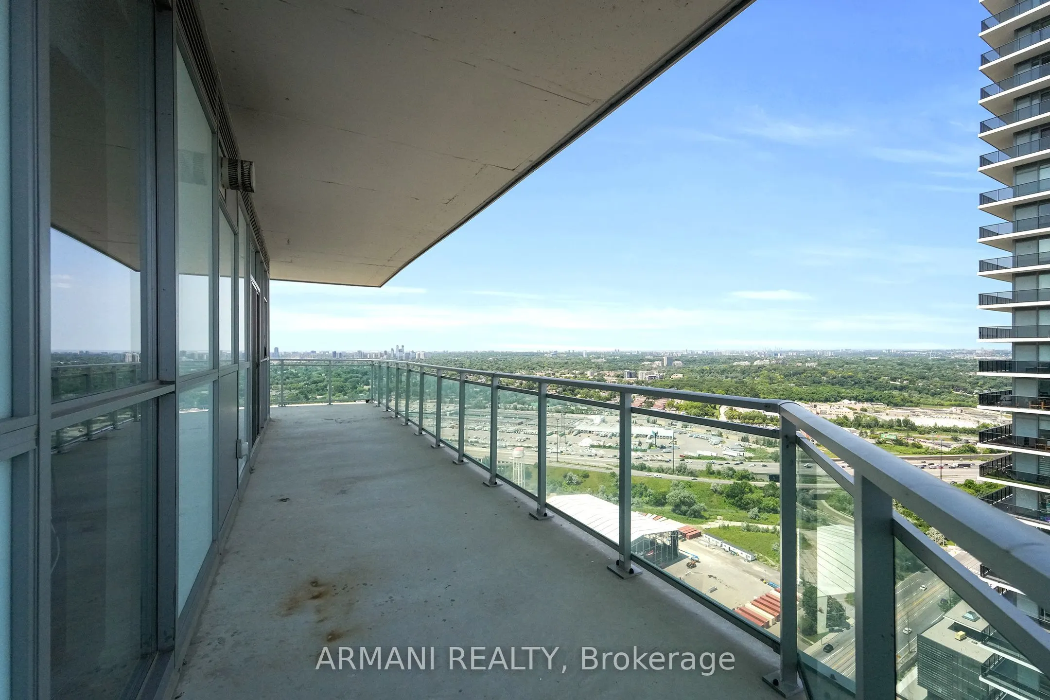 33 Shore Breeze Drive W, #3902