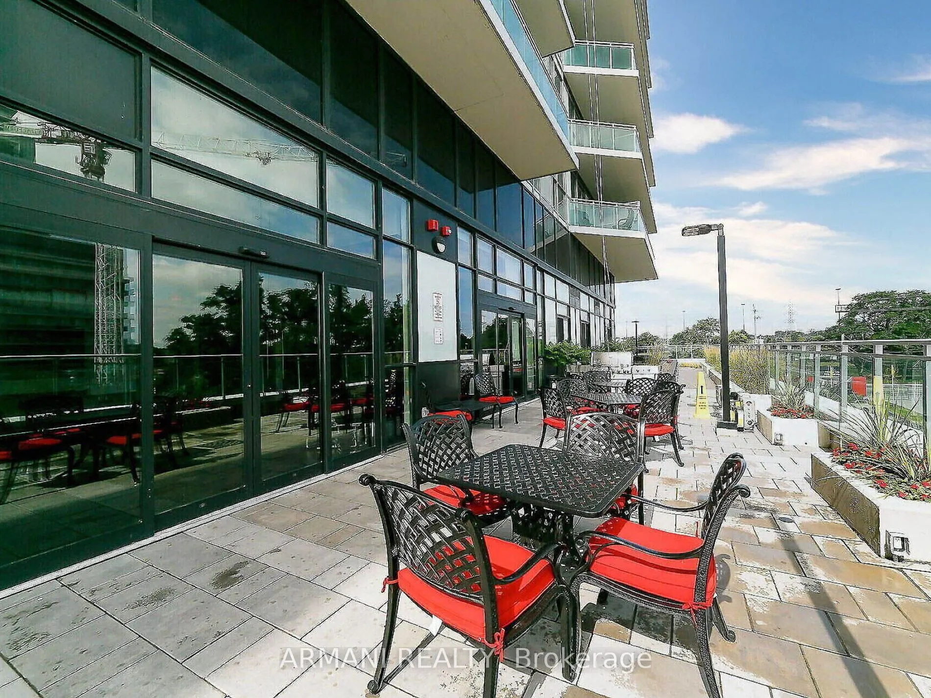 33 Shore Breeze Drive W, #3902