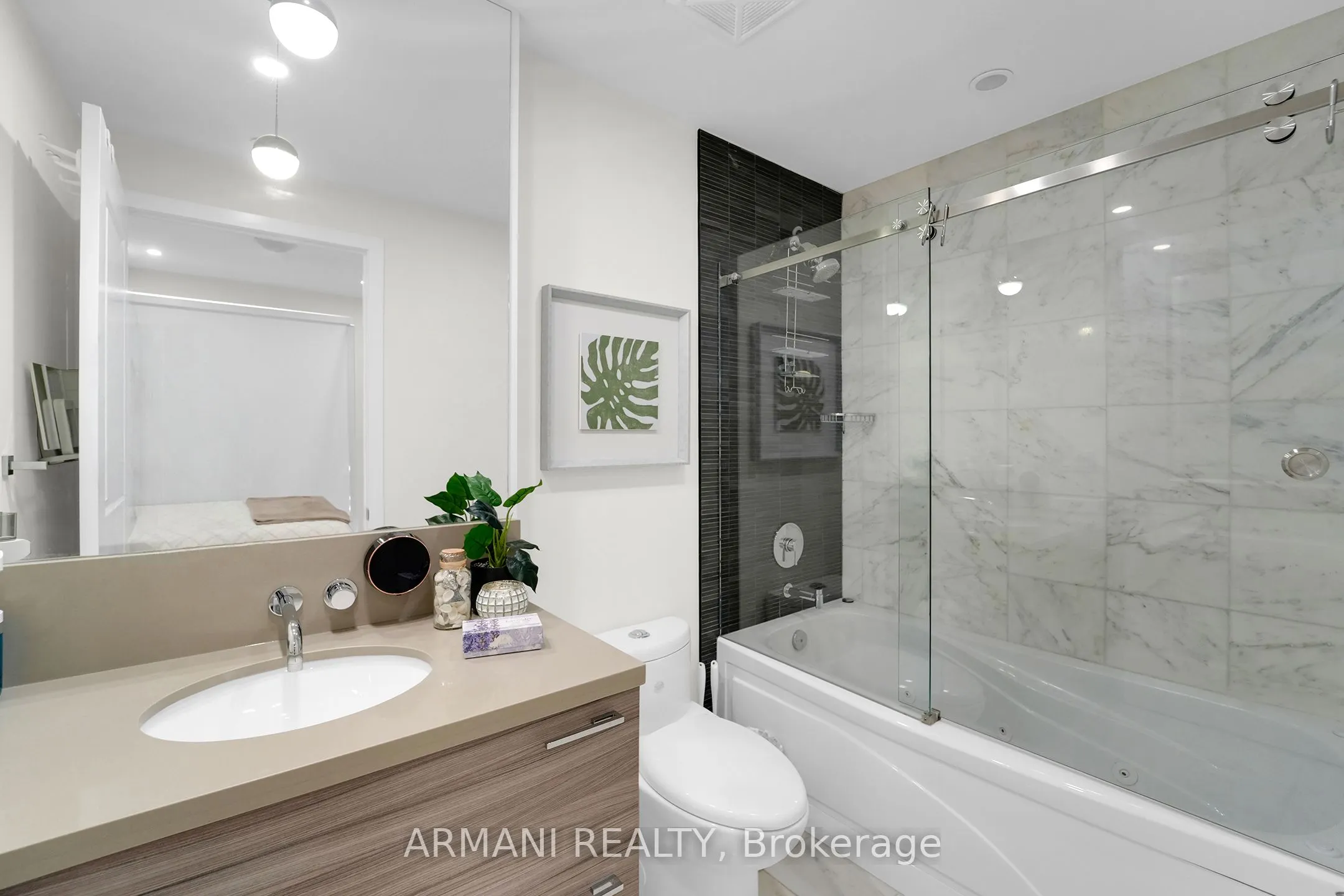 33 Shore Breeze Drive W, #3902