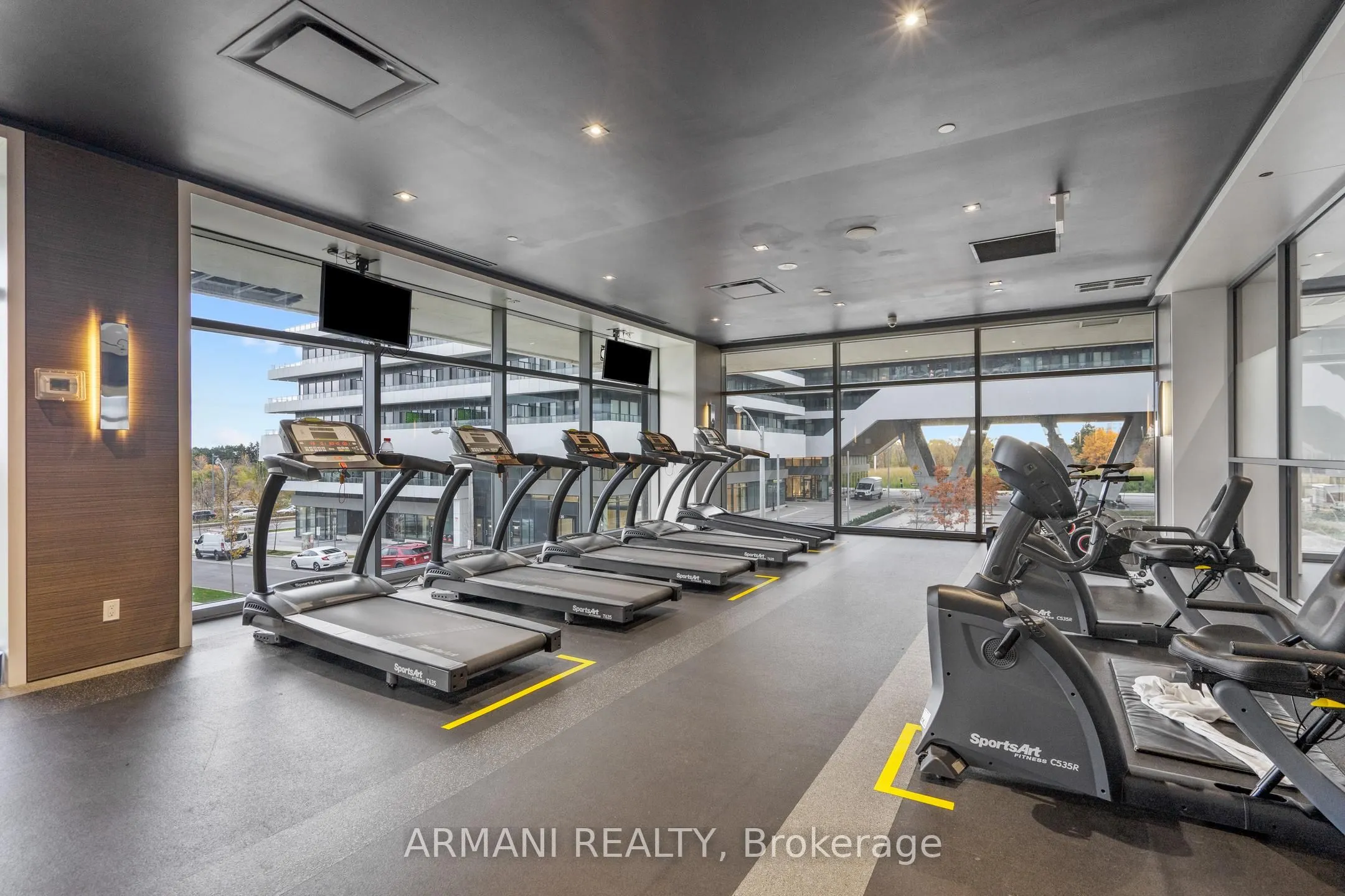 33 Shore Breeze Drive W, #3902