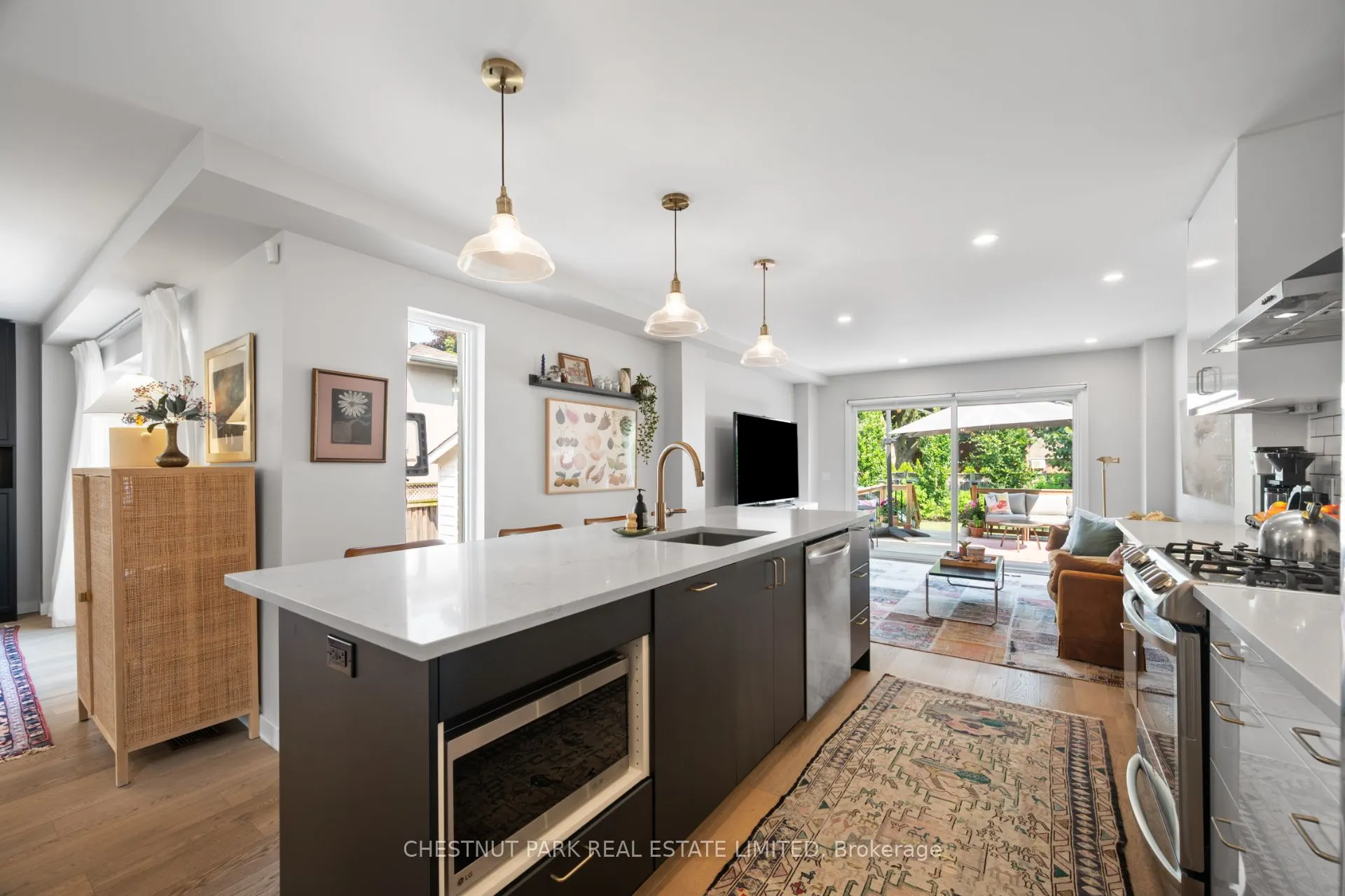 6 Springbrook Gardens