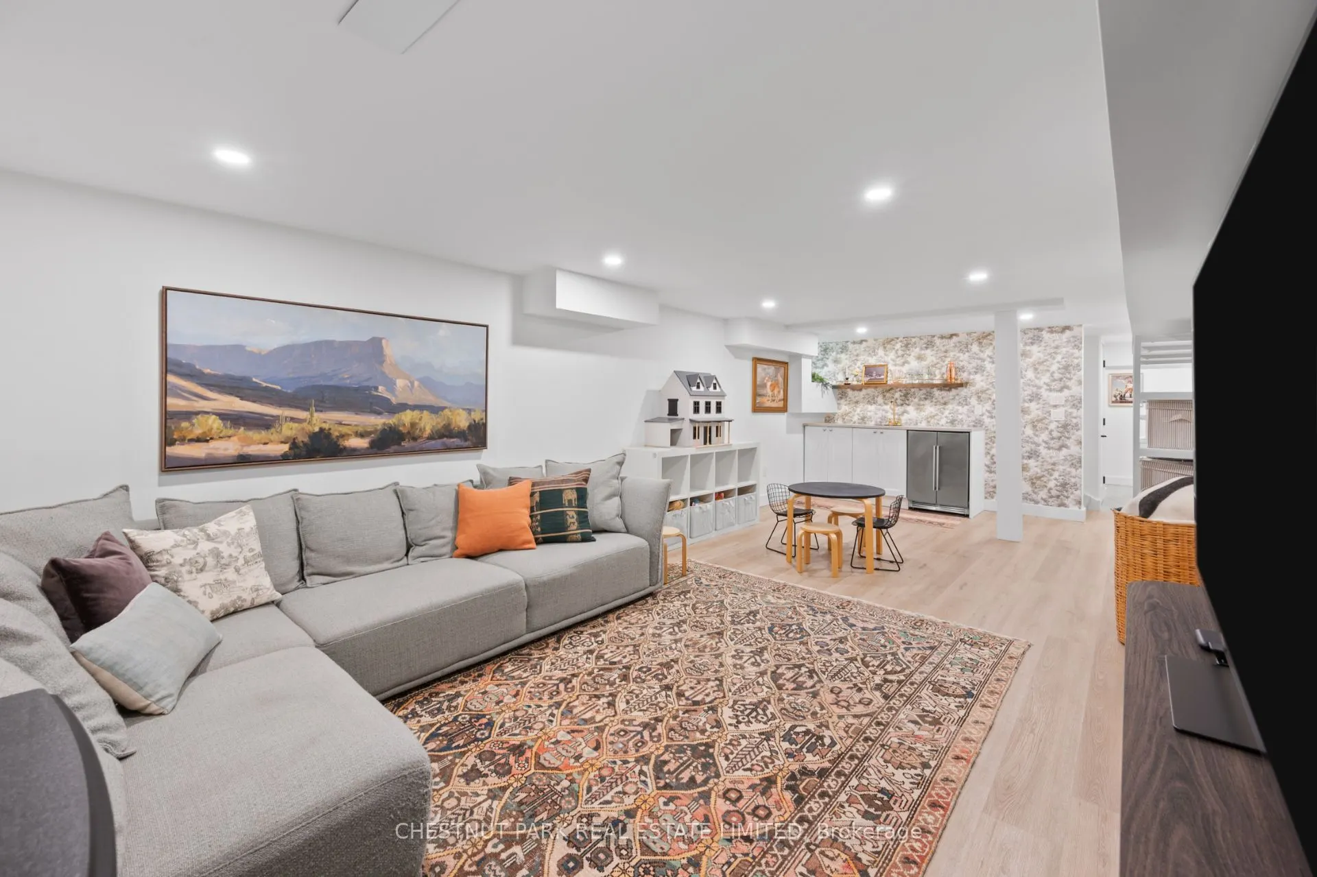 6 Springbrook Gardens