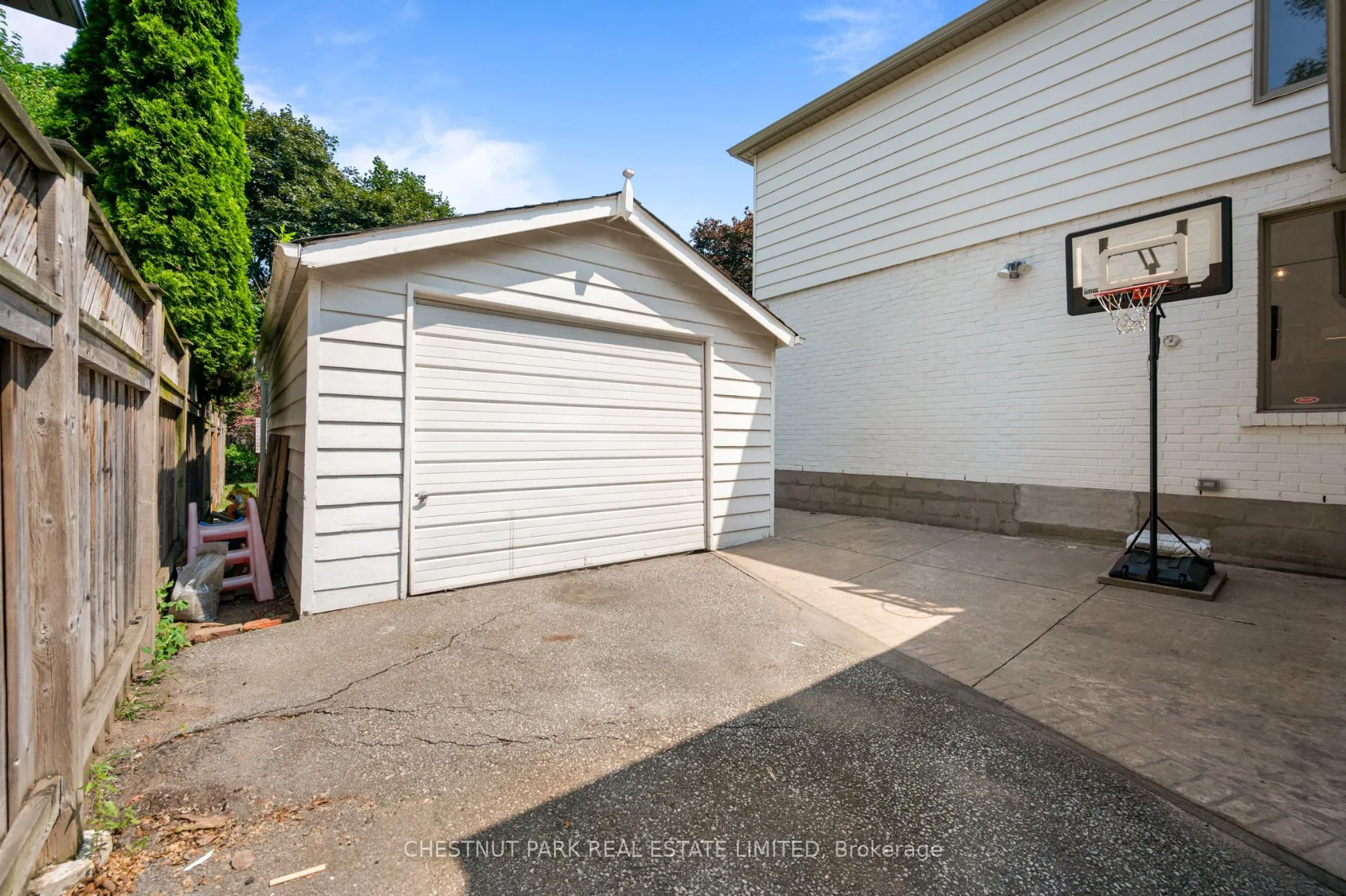 6 Springbrook Gardens