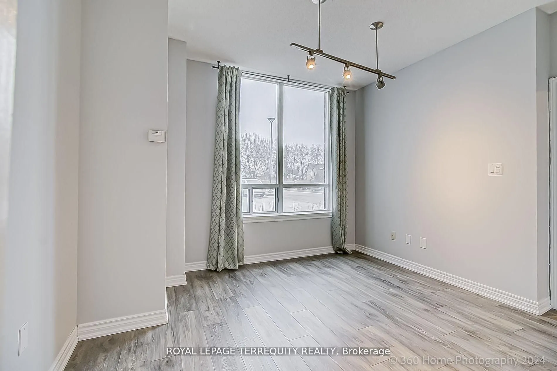 2772 Keele Street, #101